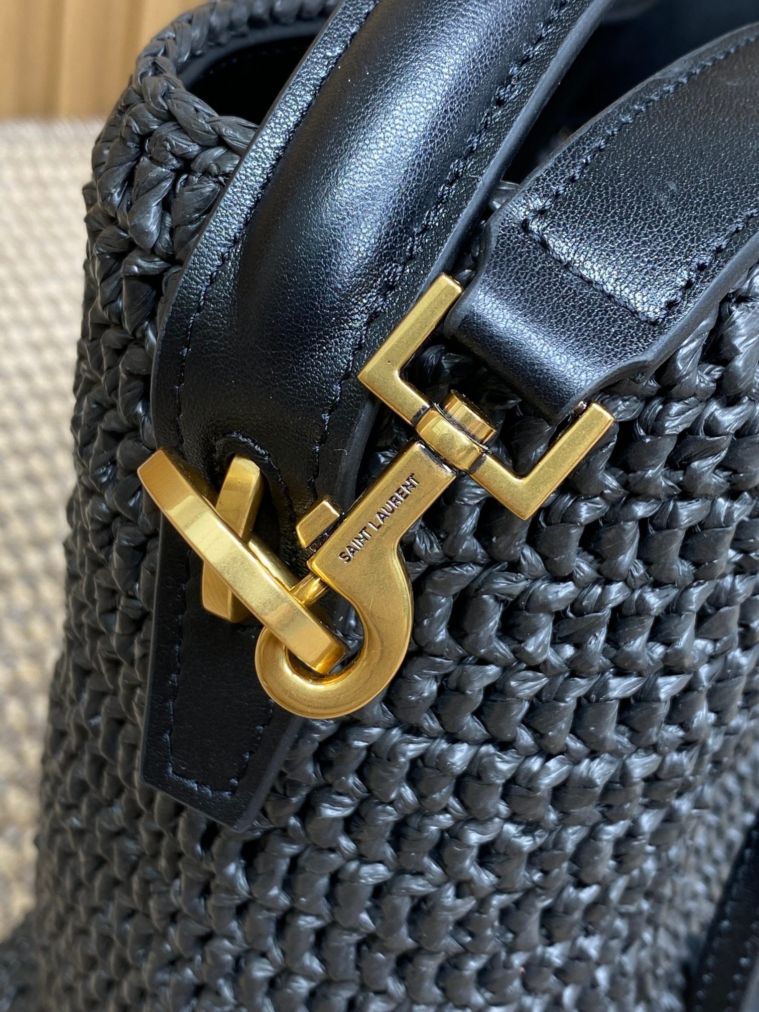 YSL Saint Laurent original leather YSL bucket bag, raffia and vegetable tanned stitching, with adjustable and detachable shoulder strap size 20x25x16cm Code: 742828