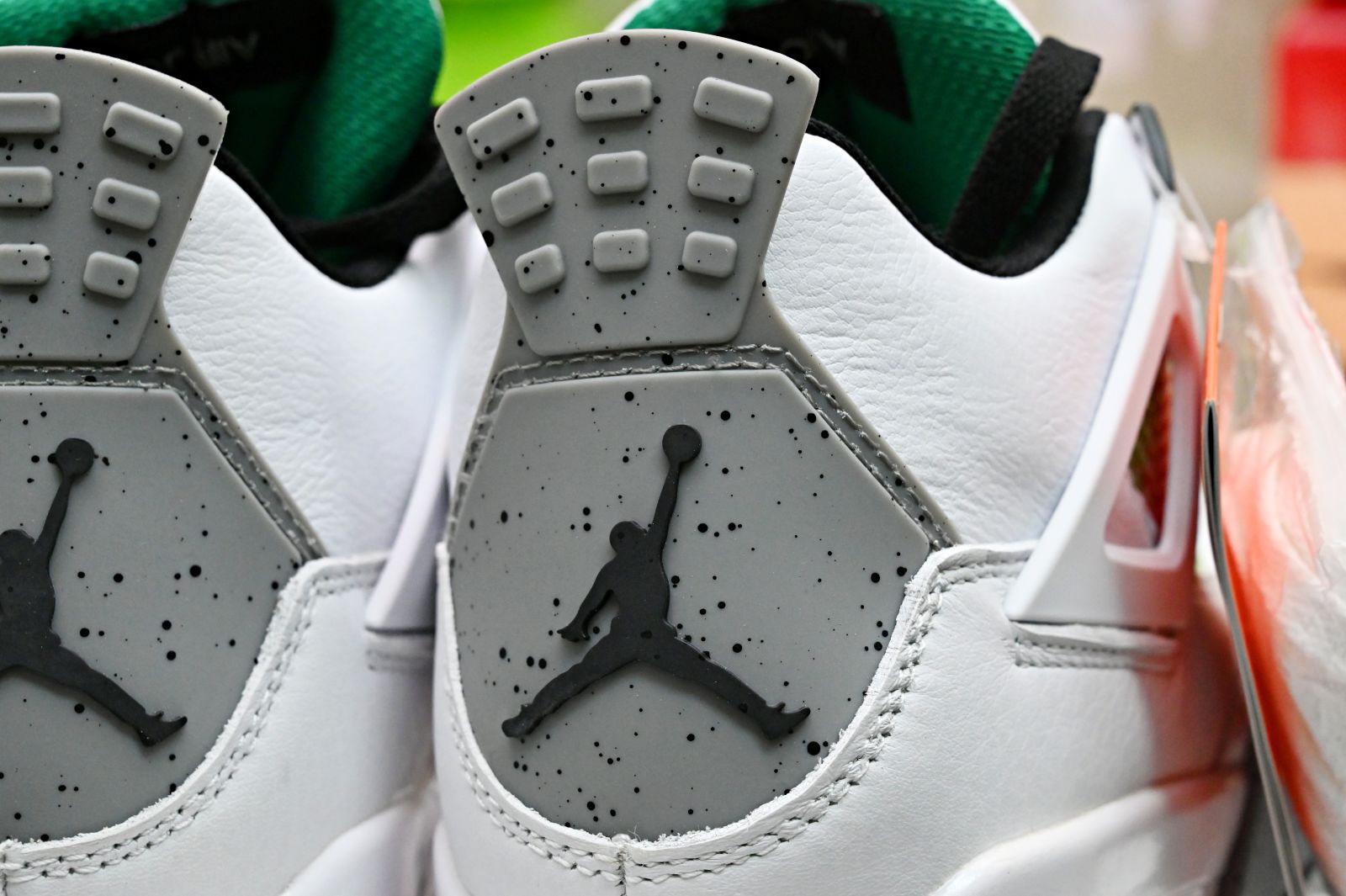 WMNS AIR JORDAN 4 RETRO