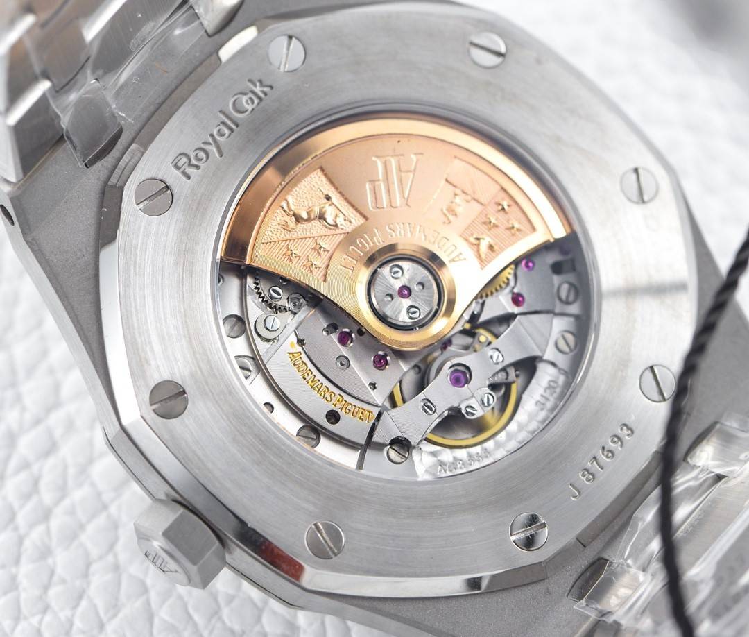 Audemars Piguet Royal Oak 15400 Series Men
