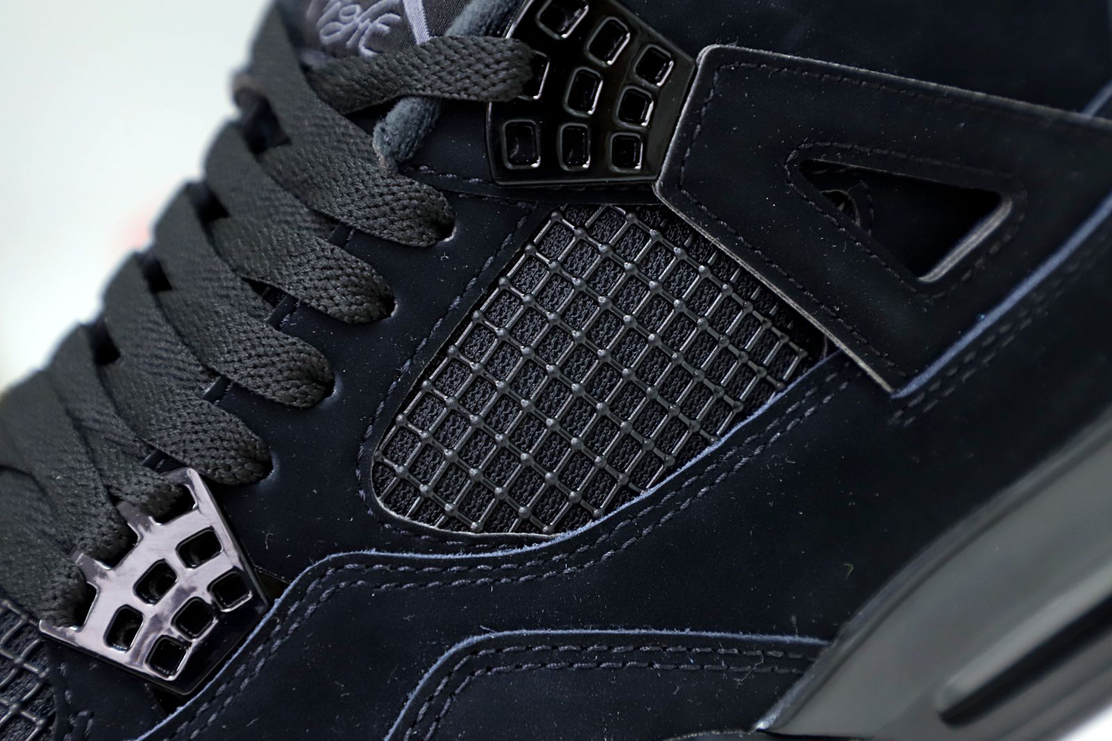 AIR JORDAN 4 RETRO