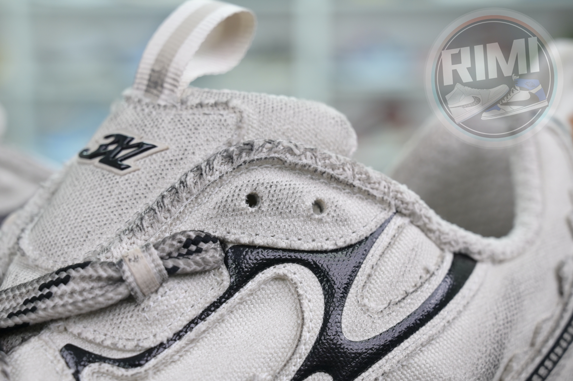 Balenciaga all sizes still in stock! Please contact customer service on iMessage/WhatsApp to purchase!  BLGA  3XL