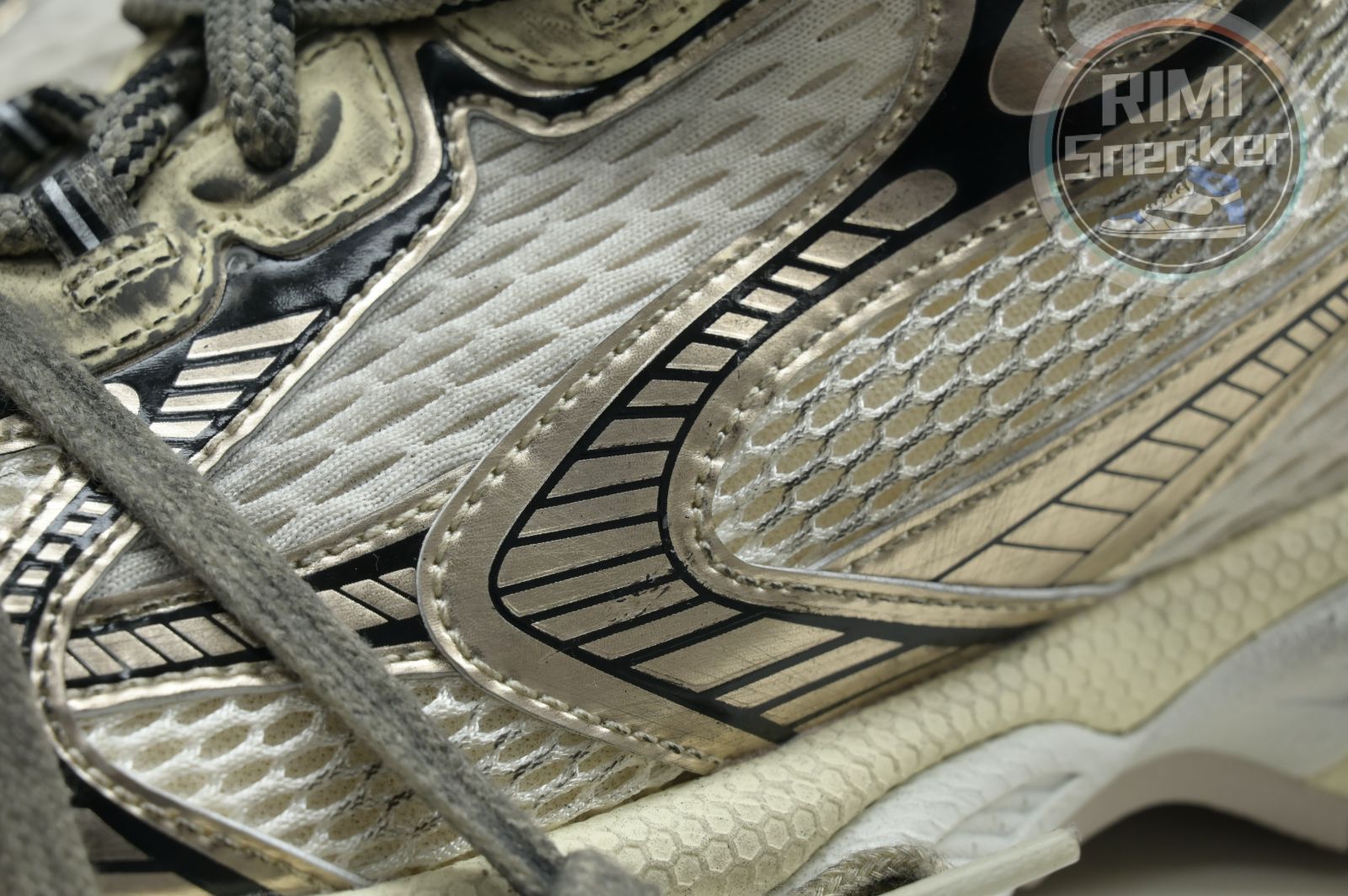 Balenciaga all sizes still in stock! Please contact customer service on iMessage/WhatsApp to purchase!  BLGA  3XL