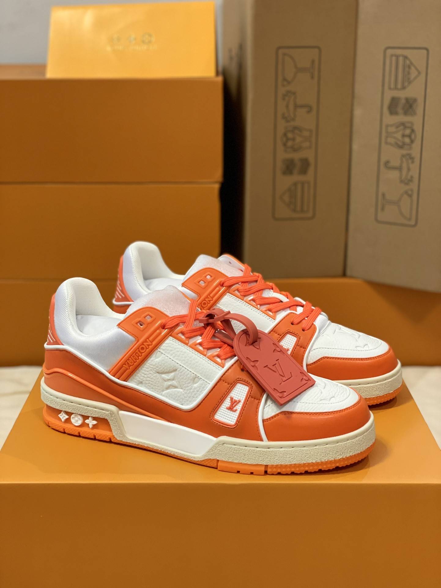 L*V TRAINER 1A5Q1C Sneakers