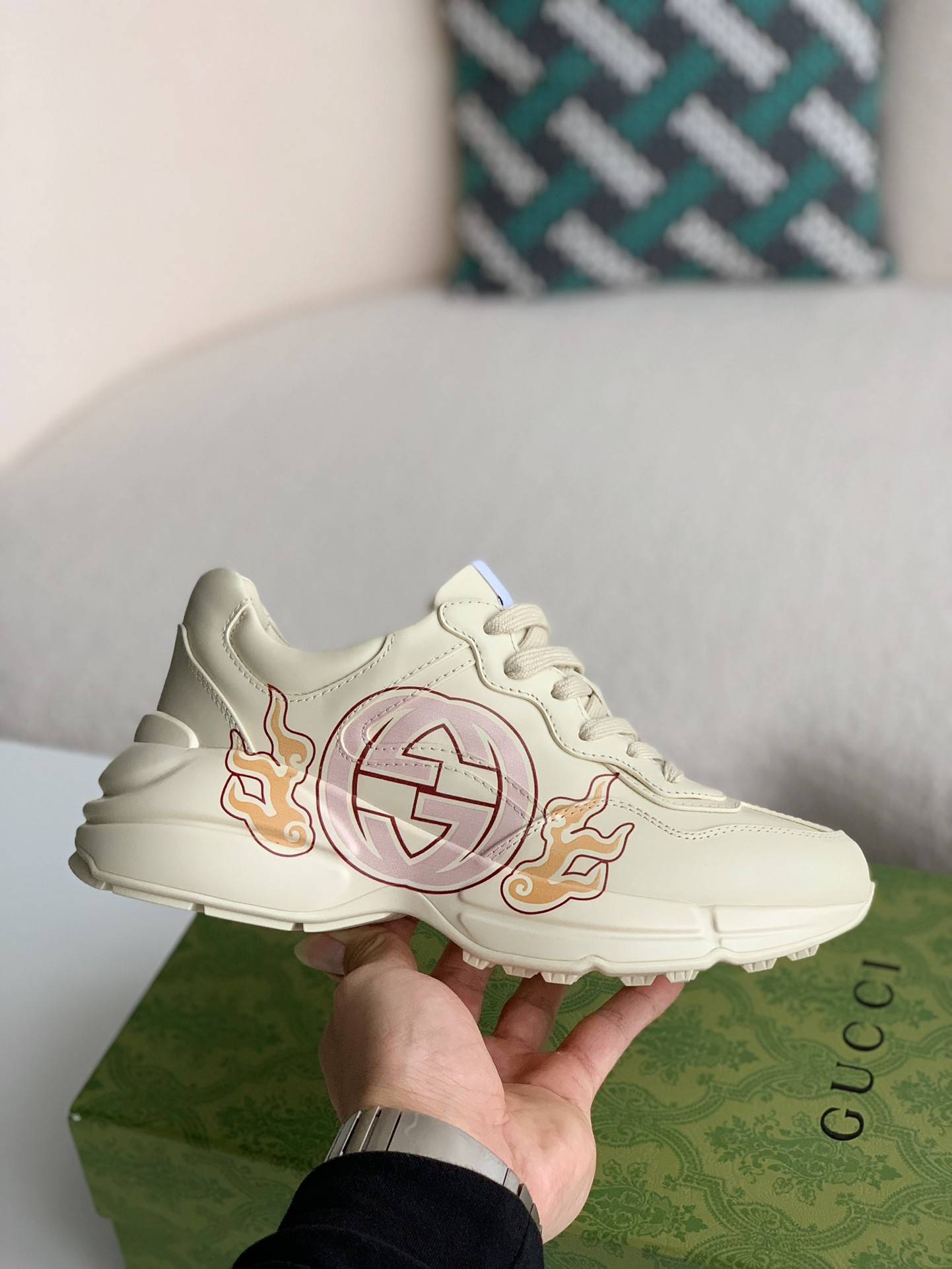 GU*IRetro Clunky Sneaker