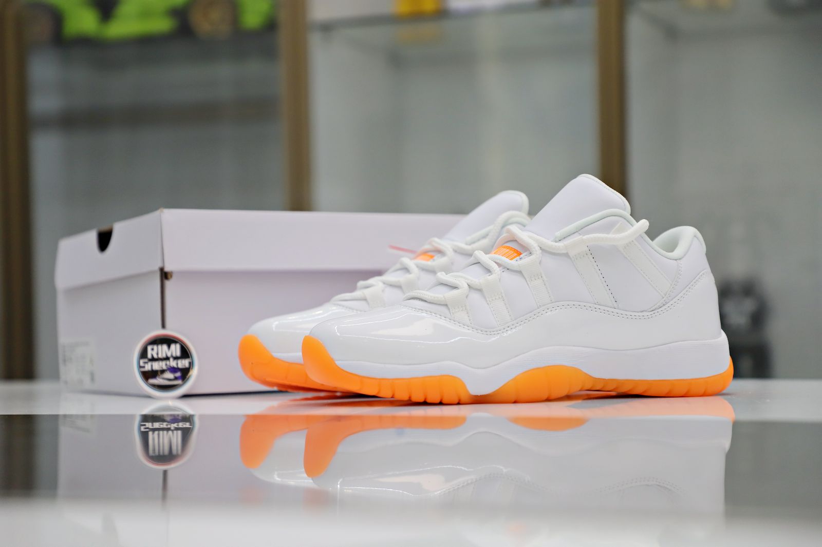 WMNS AIR JORDAN 11 RETRO LOW