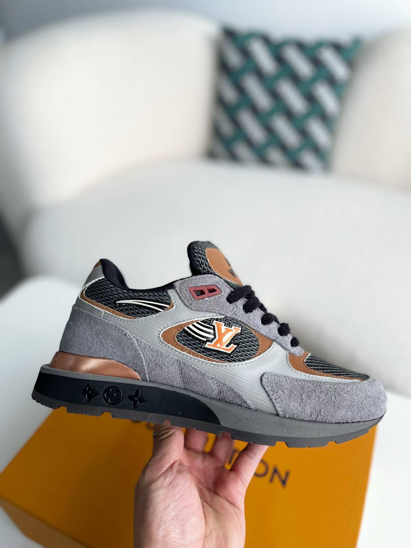 L*V Low-top running shoes