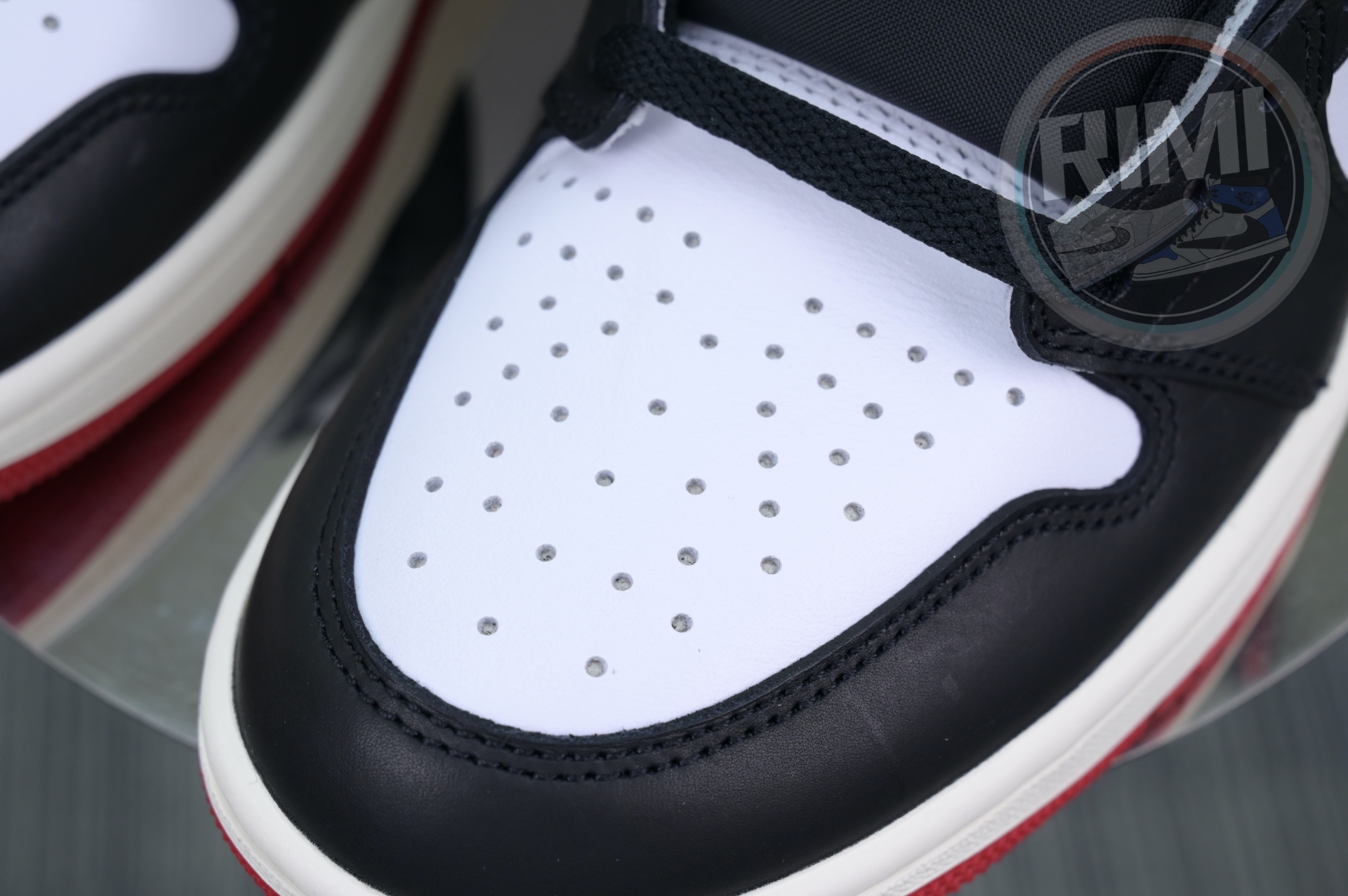 Jordan Air Jordan 1High OG“Black Toe Reimagined”