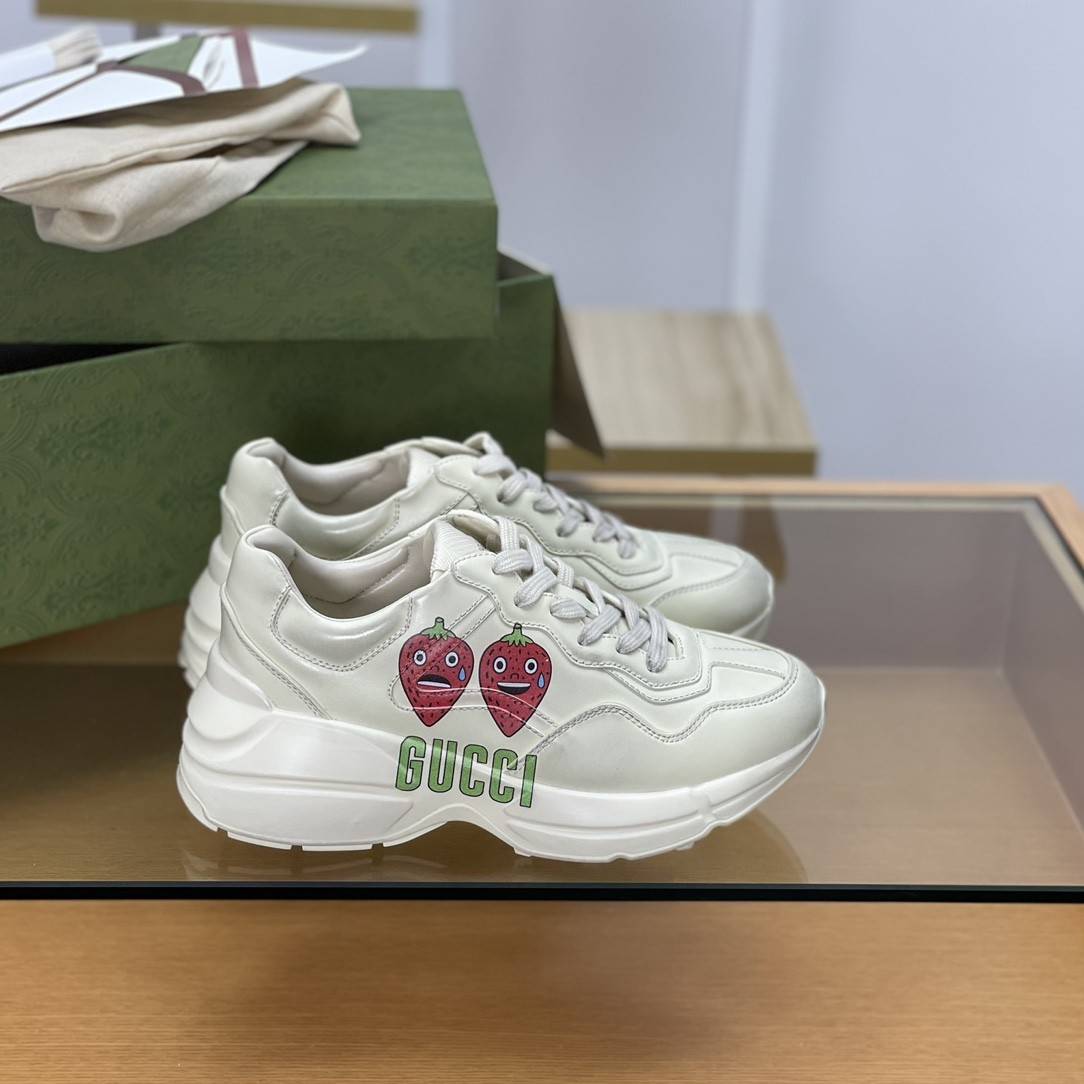 GU*IRetro Clunky Sneaker