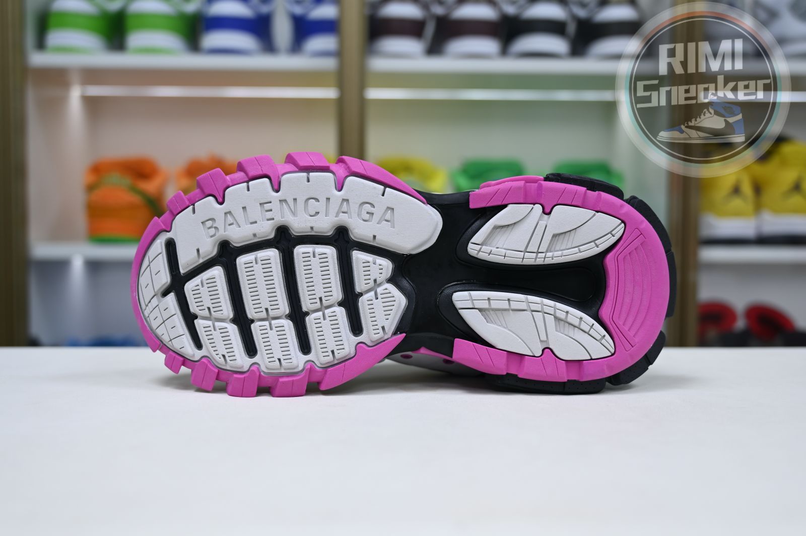 Balenciaga all sizes still in stock! Please contact customer service on iMessage/WhatsApp to purchase! BLGA  Track（LED）