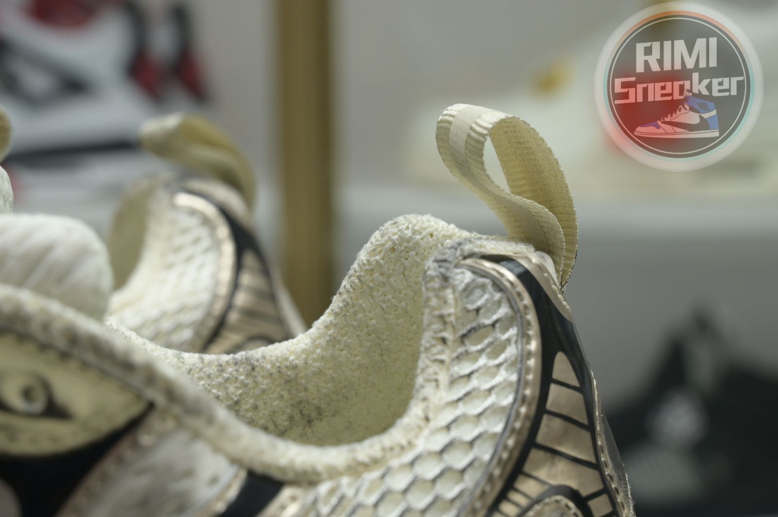 Balenciaga all sizes still in stock! Please contact customer service on iMessage/WhatsApp to purchase!  BLGA  3XL