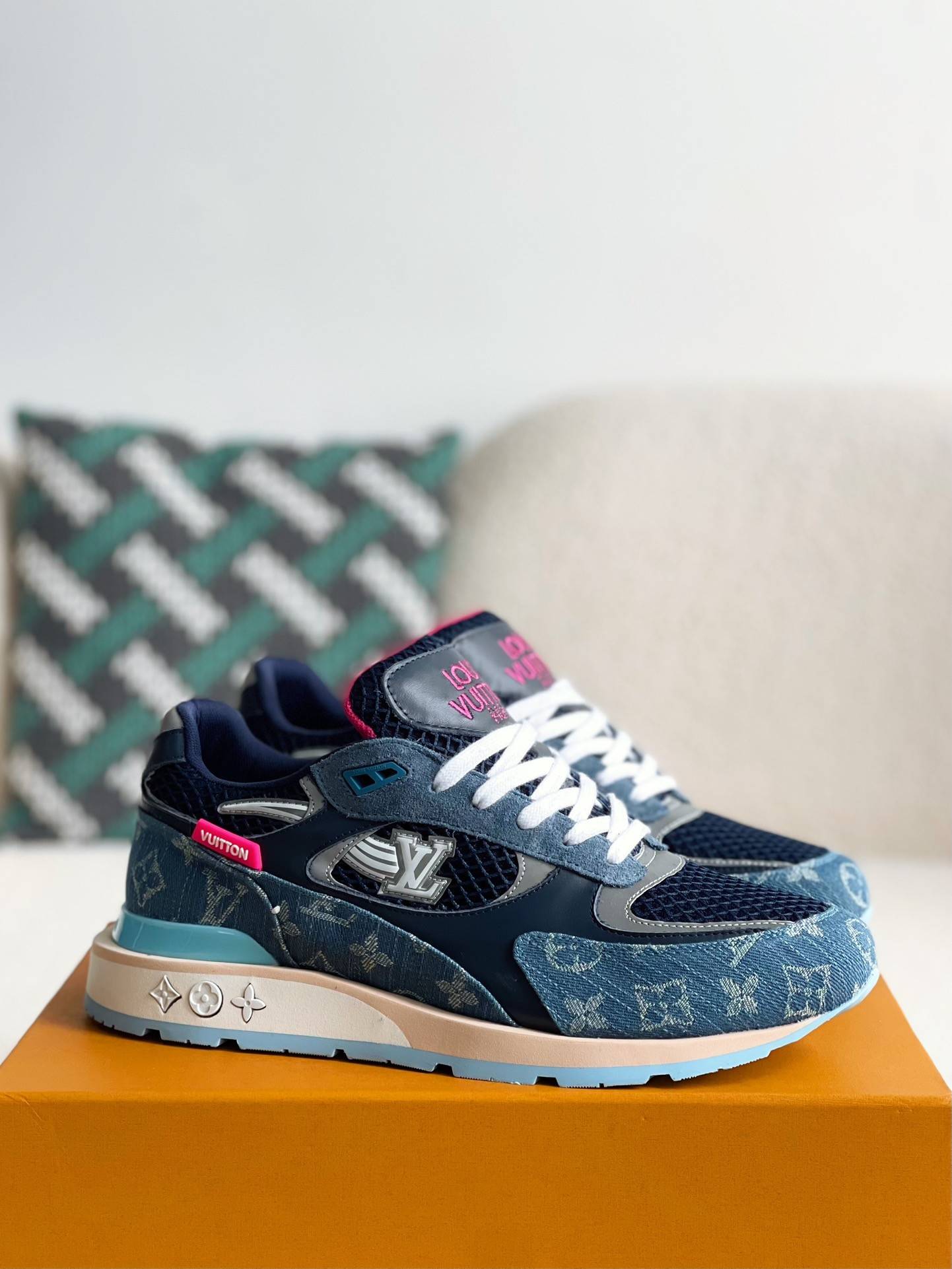 L*V Low-top running shoes