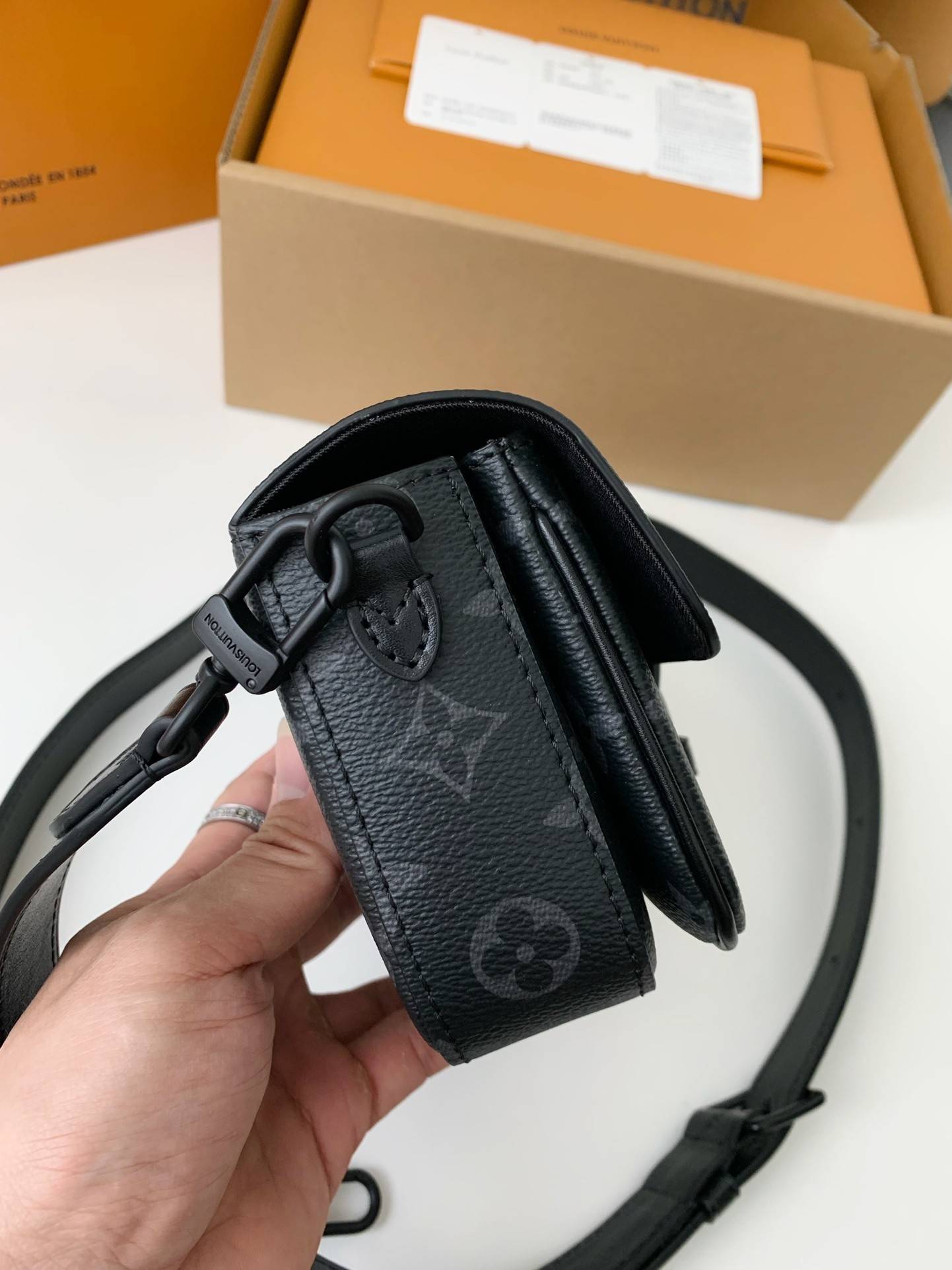 L*V New season Montsouris Mini Bag M83567  Size：22*12*6cm