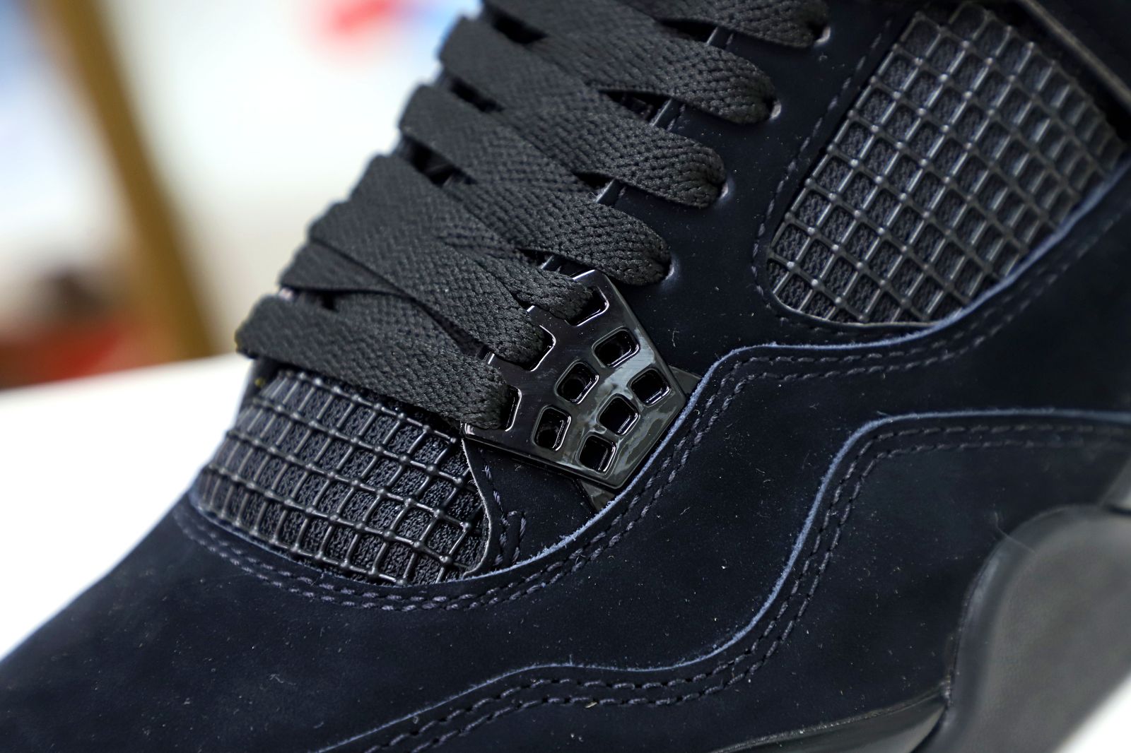 AIR JORDAN 4 RETRO