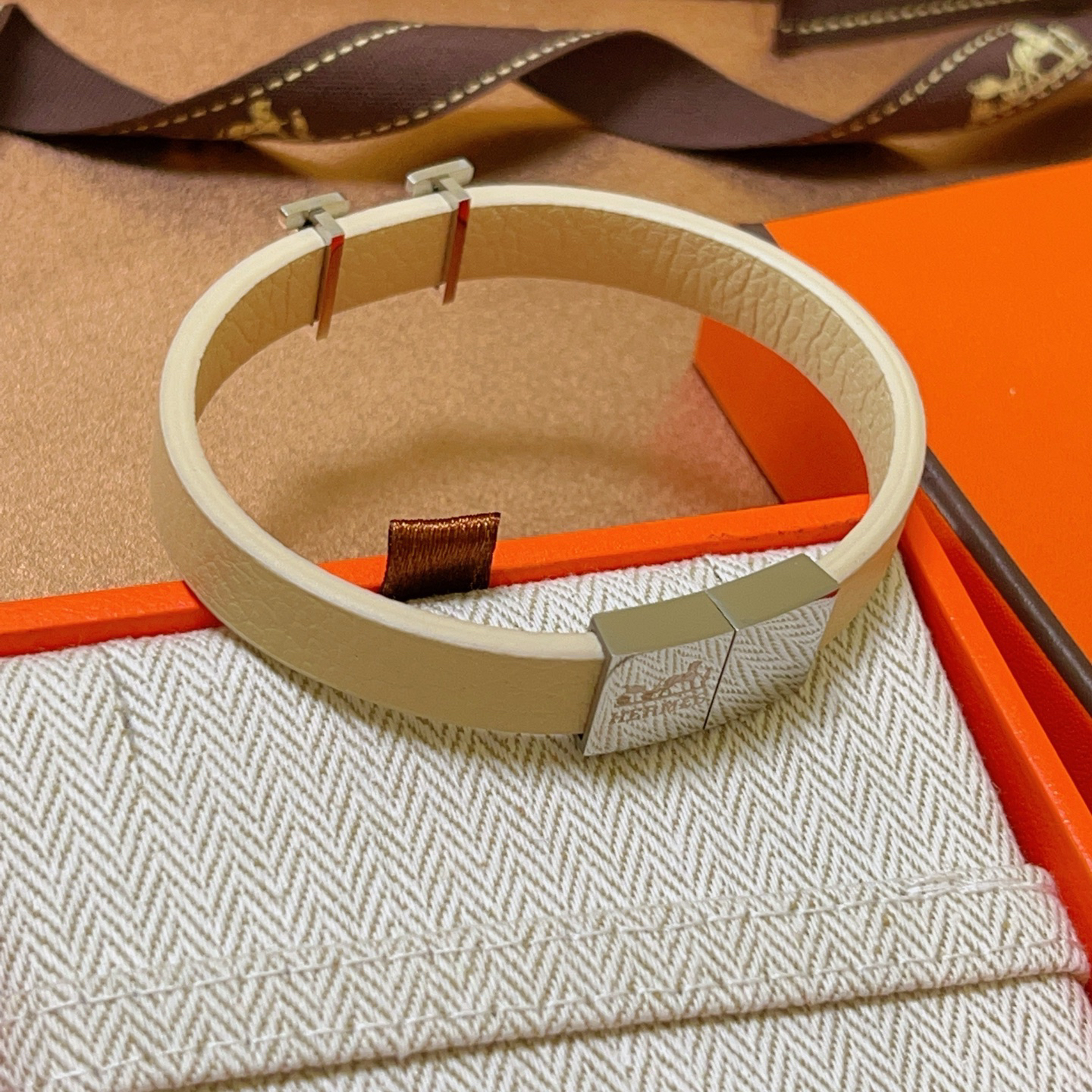 Hermès leather strap pure handmade leather material series 18k gold bracelet