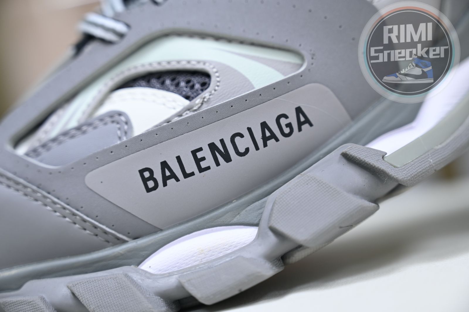Balenciaga all sizes still in stock! Please contact customer service on iMessage/WhatsApp to purchase! BLGA  Track（LED）