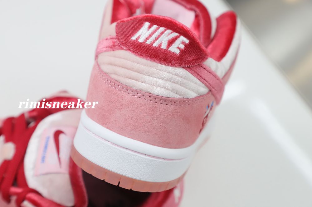 STRANGELOVE X DUNK LOW SB
