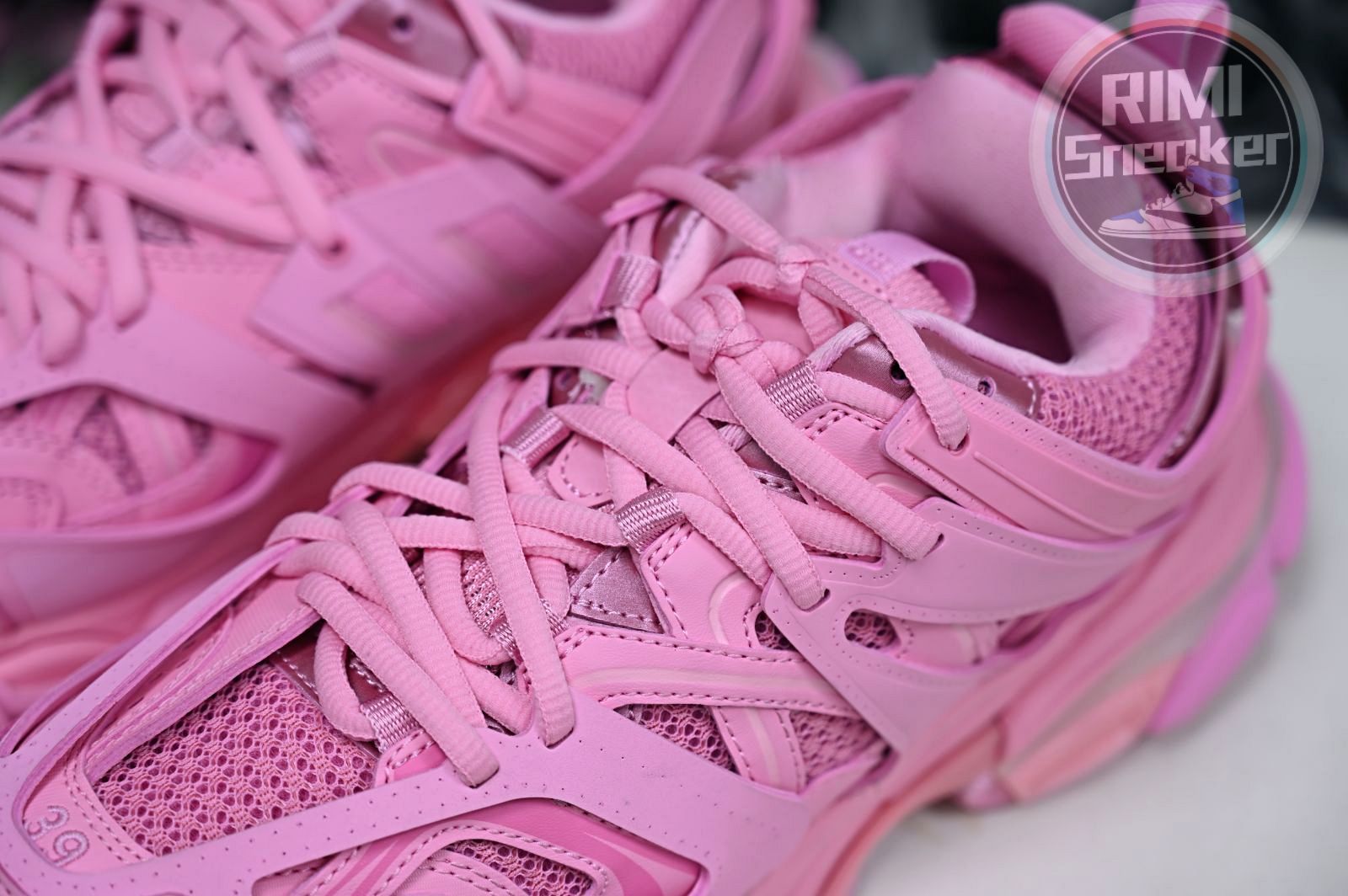 Balenciaga all sizes still in stock! Please contact customer service on iMessage/WhatsApp to purchase! BLGA  Track（LED）