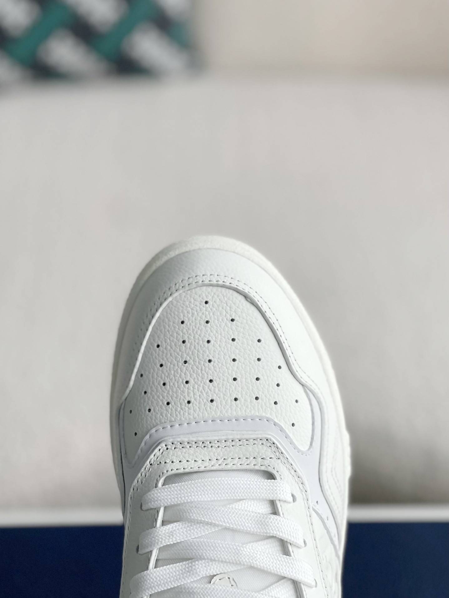 D*OR New B27 Sneaker