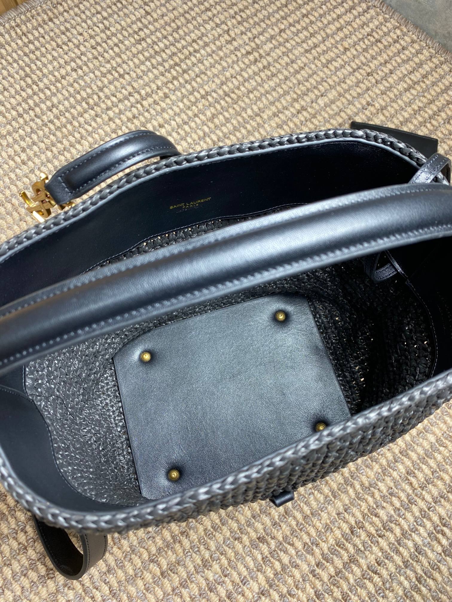 YSL Saint Laurent original leather YSL bucket bag, raffia and vegetable tanned stitching, with adjustable and detachable shoulder strap size 20x25x16cm Code: 742828