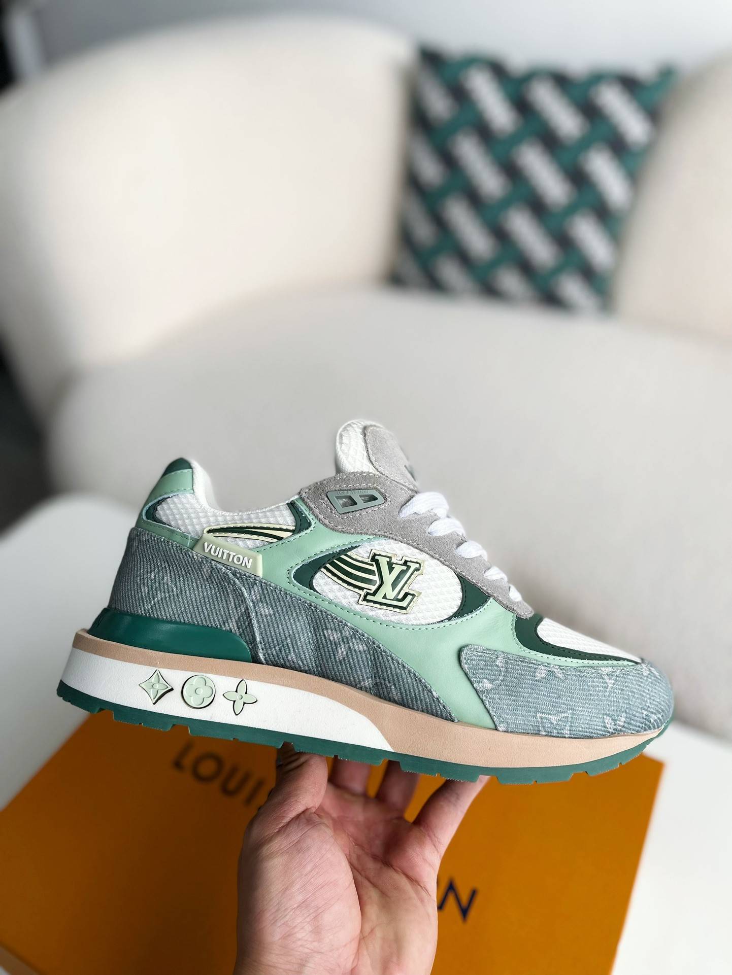 L*V Low-top running shoes