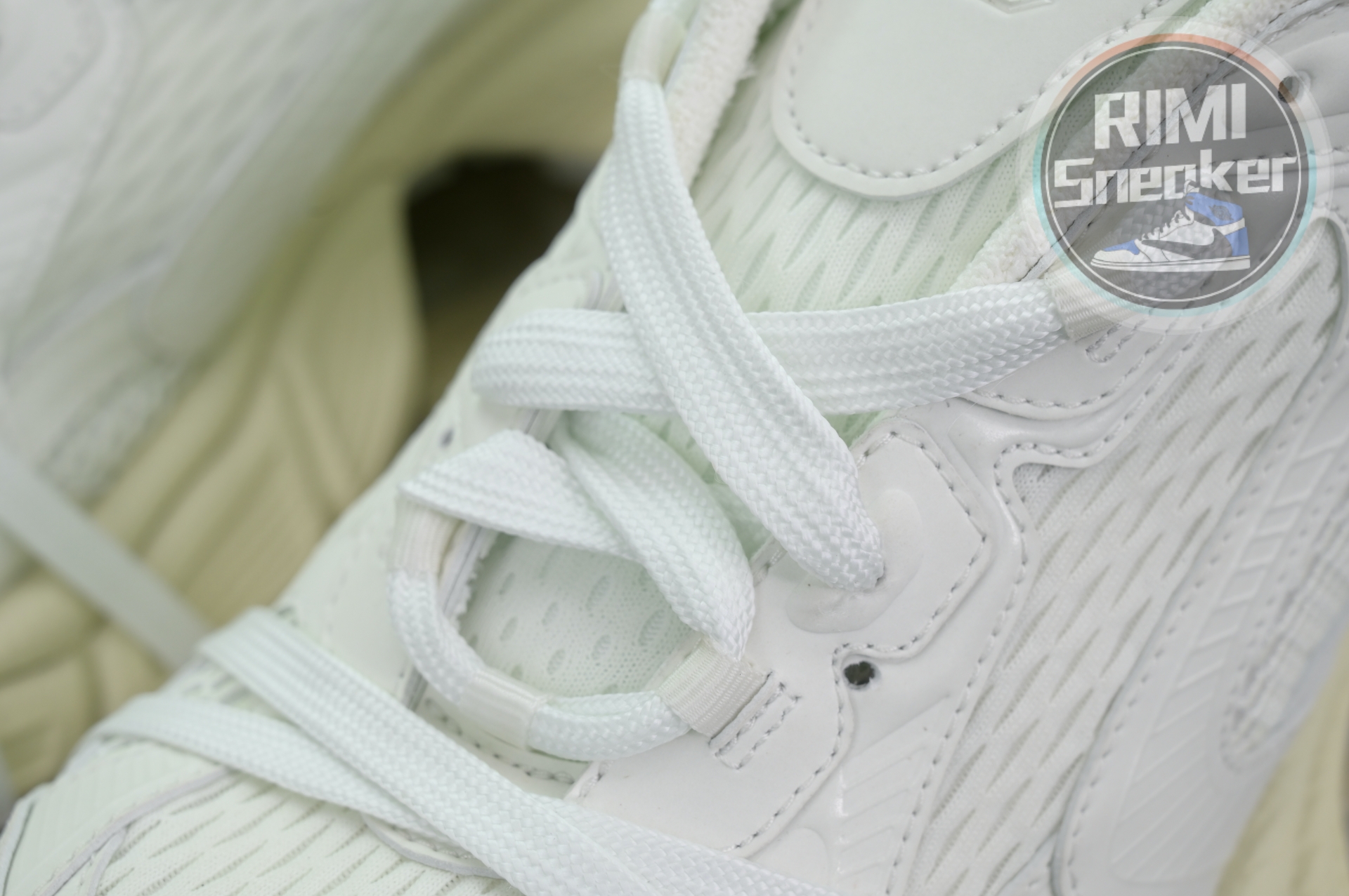 Balenciaga all sizes still in stock! Please contact customer service on iMessage/WhatsApp to purchase!  BLGA  3XL