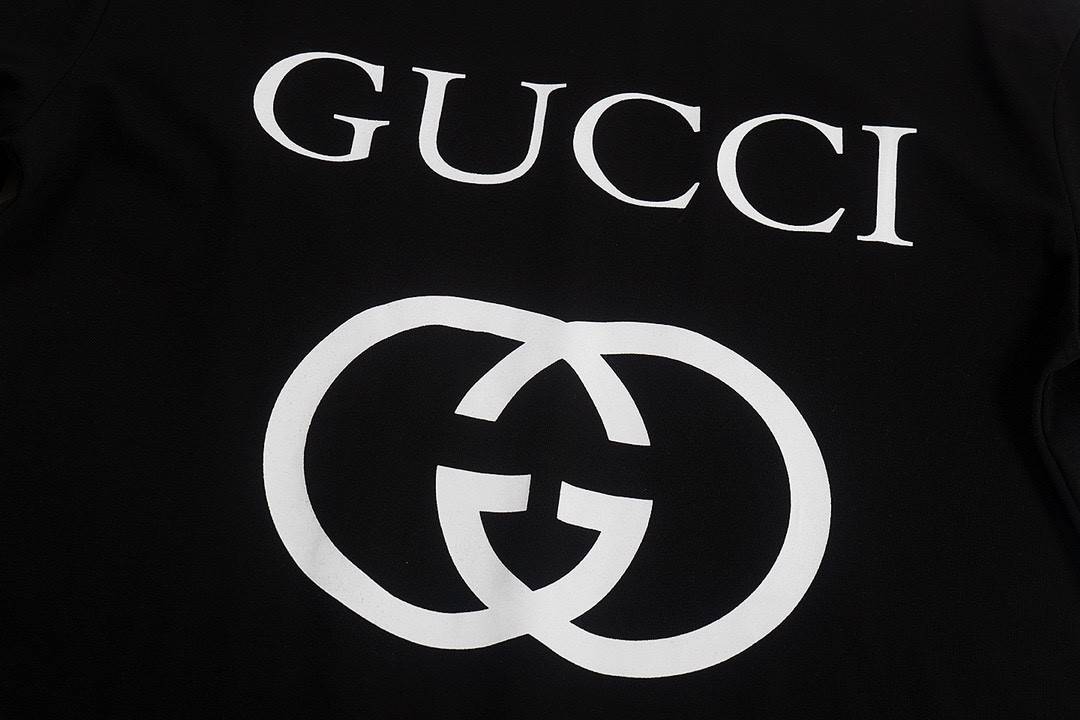G*u*i tshirt