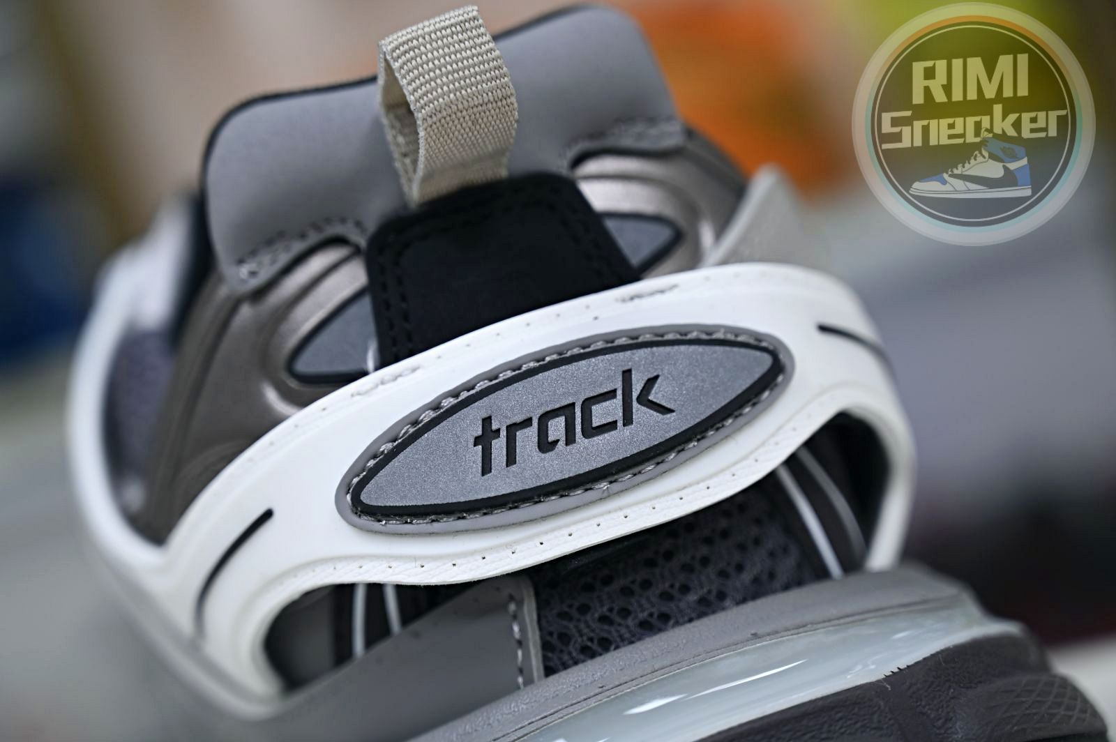 Balenciaga all sizes still in stock! Please contact customer service on iMessage/WhatsApp to purchase! BLGA  Track（LED）