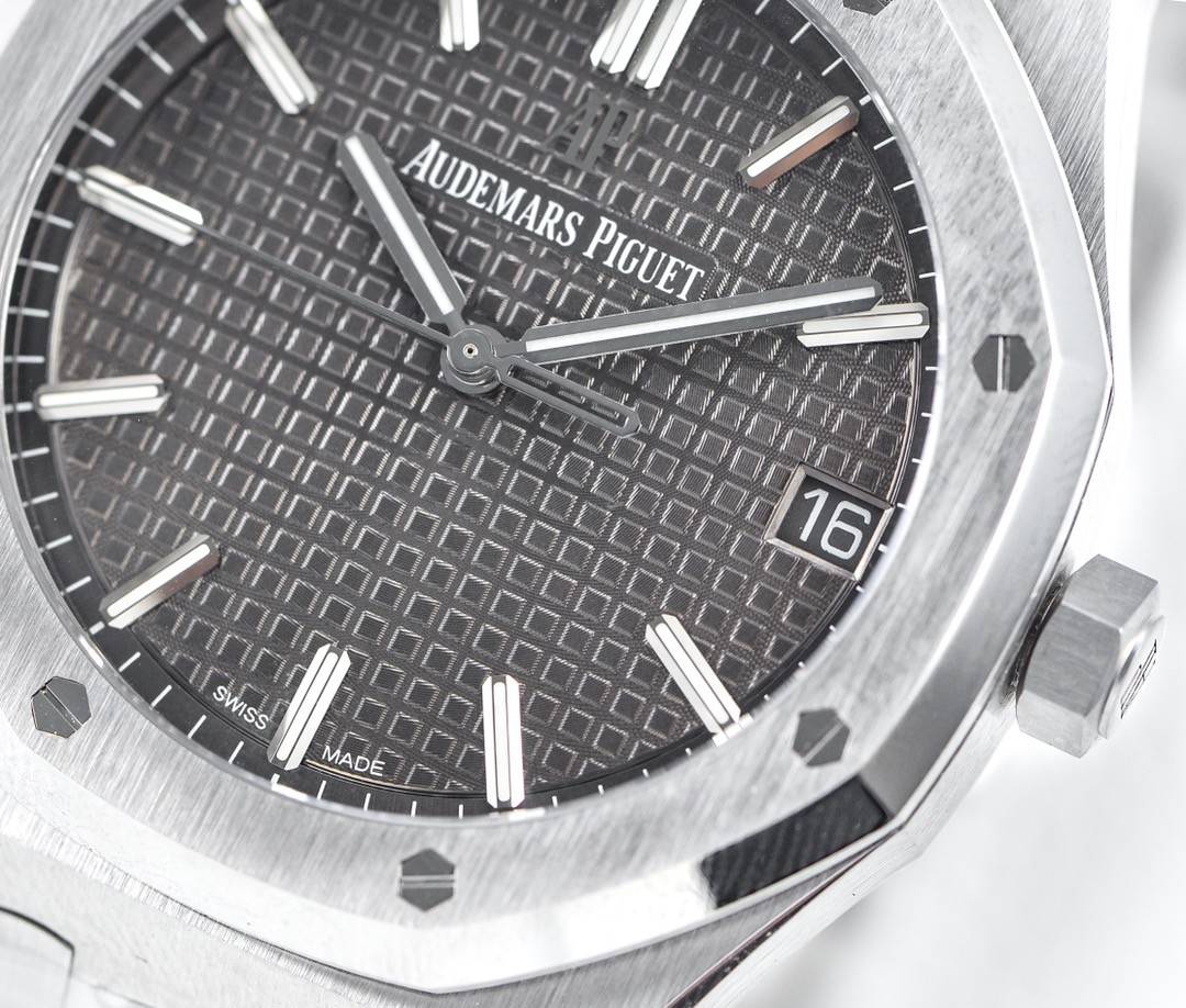 Audemars Piguet Royal Oak 15500 Series Men
