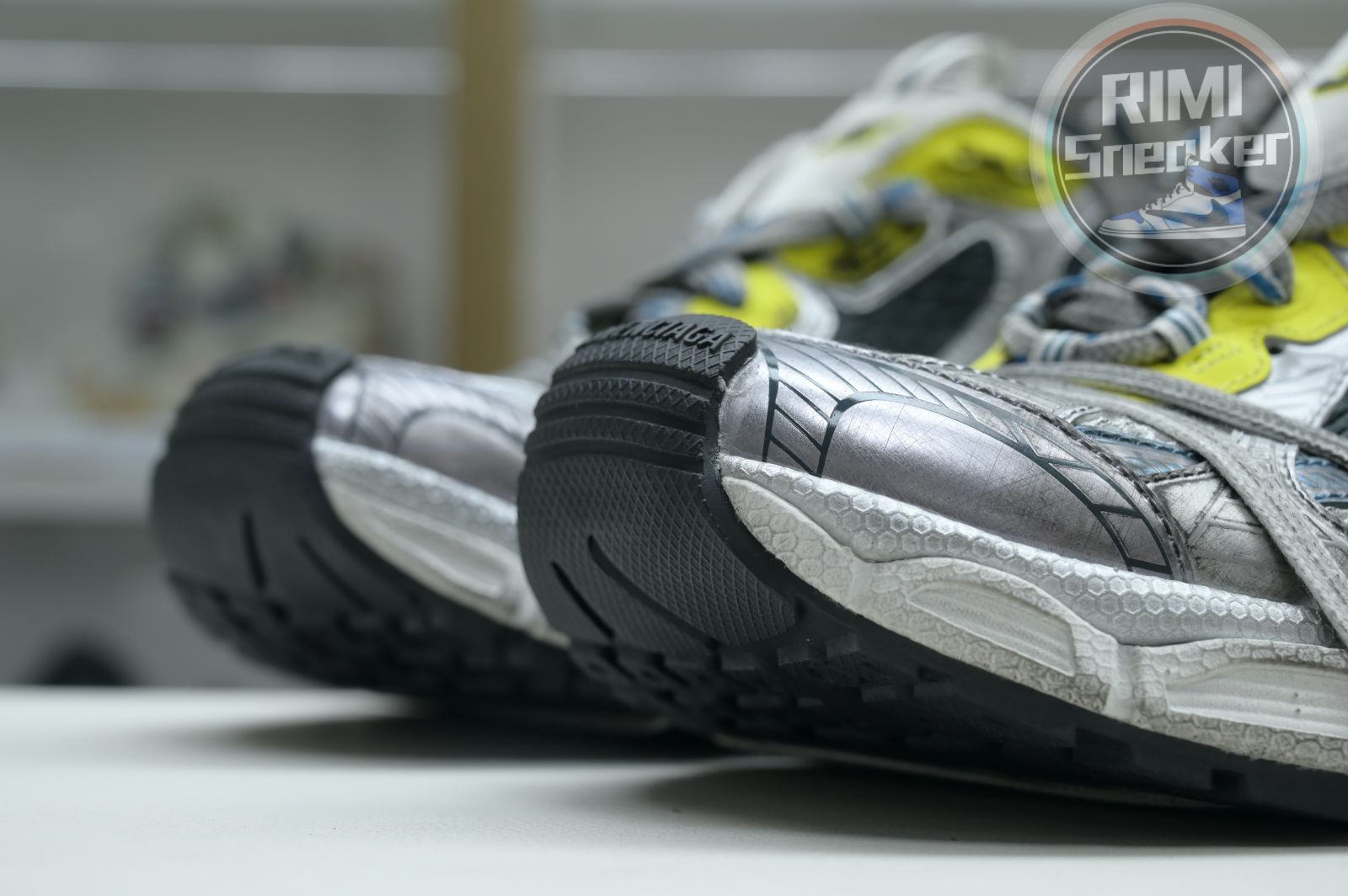 Balenciaga all sizes still in stock! Please contact customer service on iMessage/WhatsApp to purchase!  BLGA  3XL