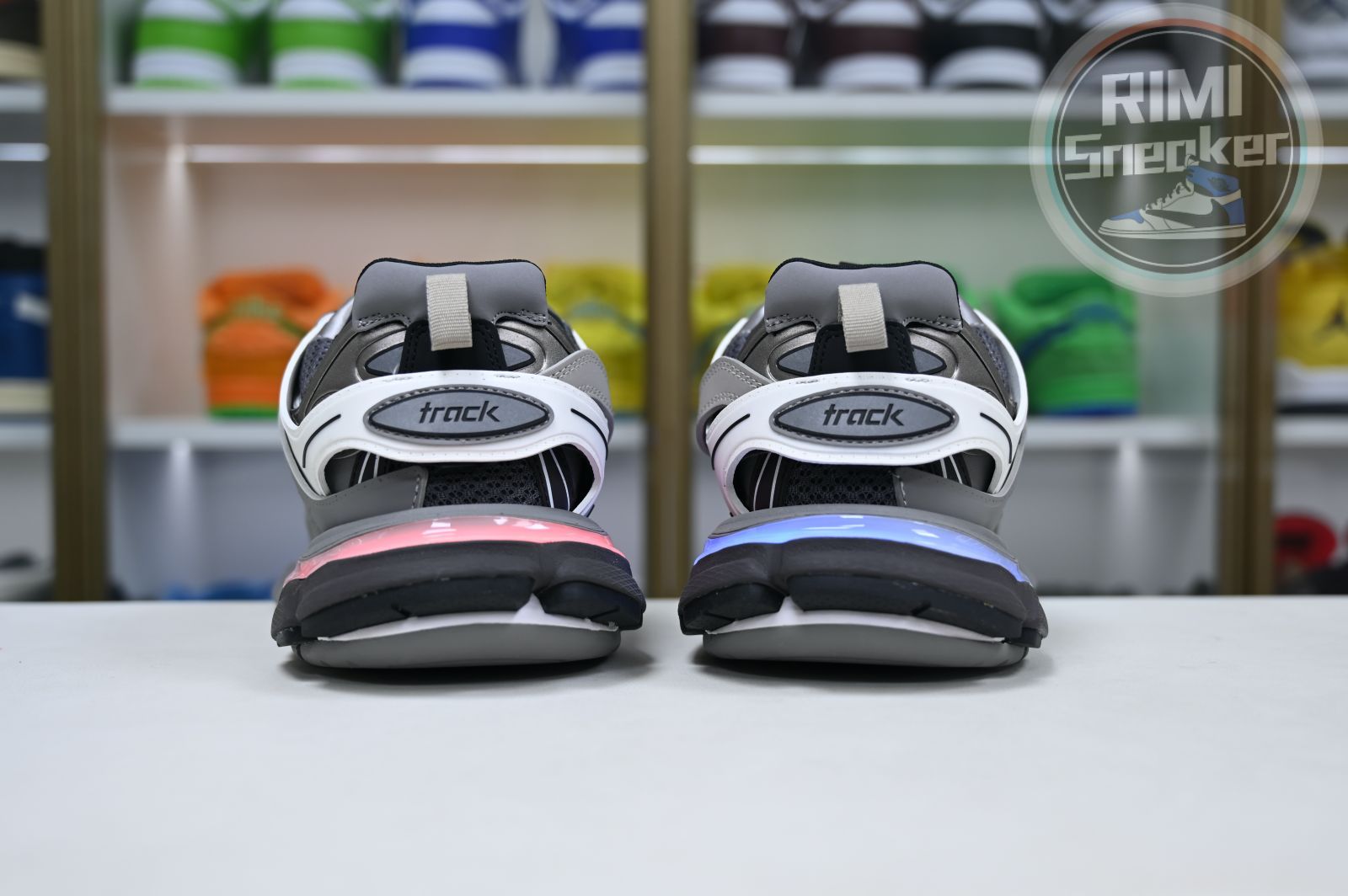 Balenciaga all sizes still in stock! Please contact customer service on iMessage/WhatsApp to purchase! BLGA  Track（LED）