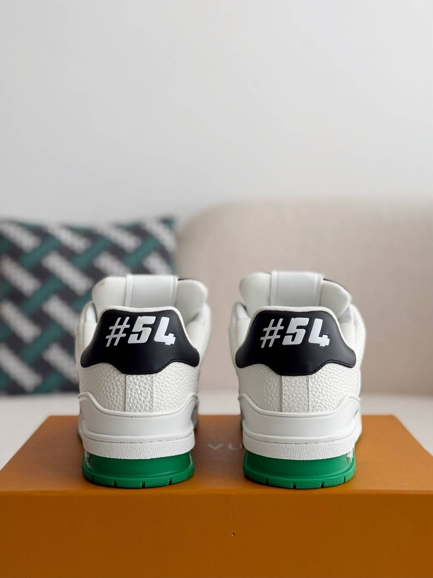 L*V TRAINER SNEAKERS