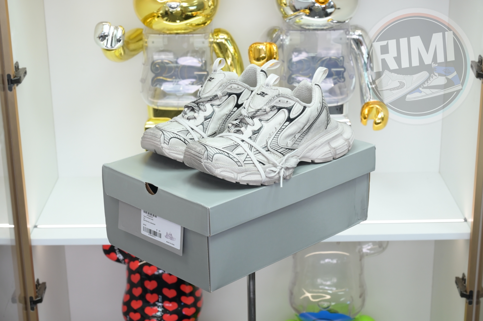 Balenciaga all sizes still in stock! Please contact customer service on iMessage/WhatsApp to purchase!  BLGA  3XL