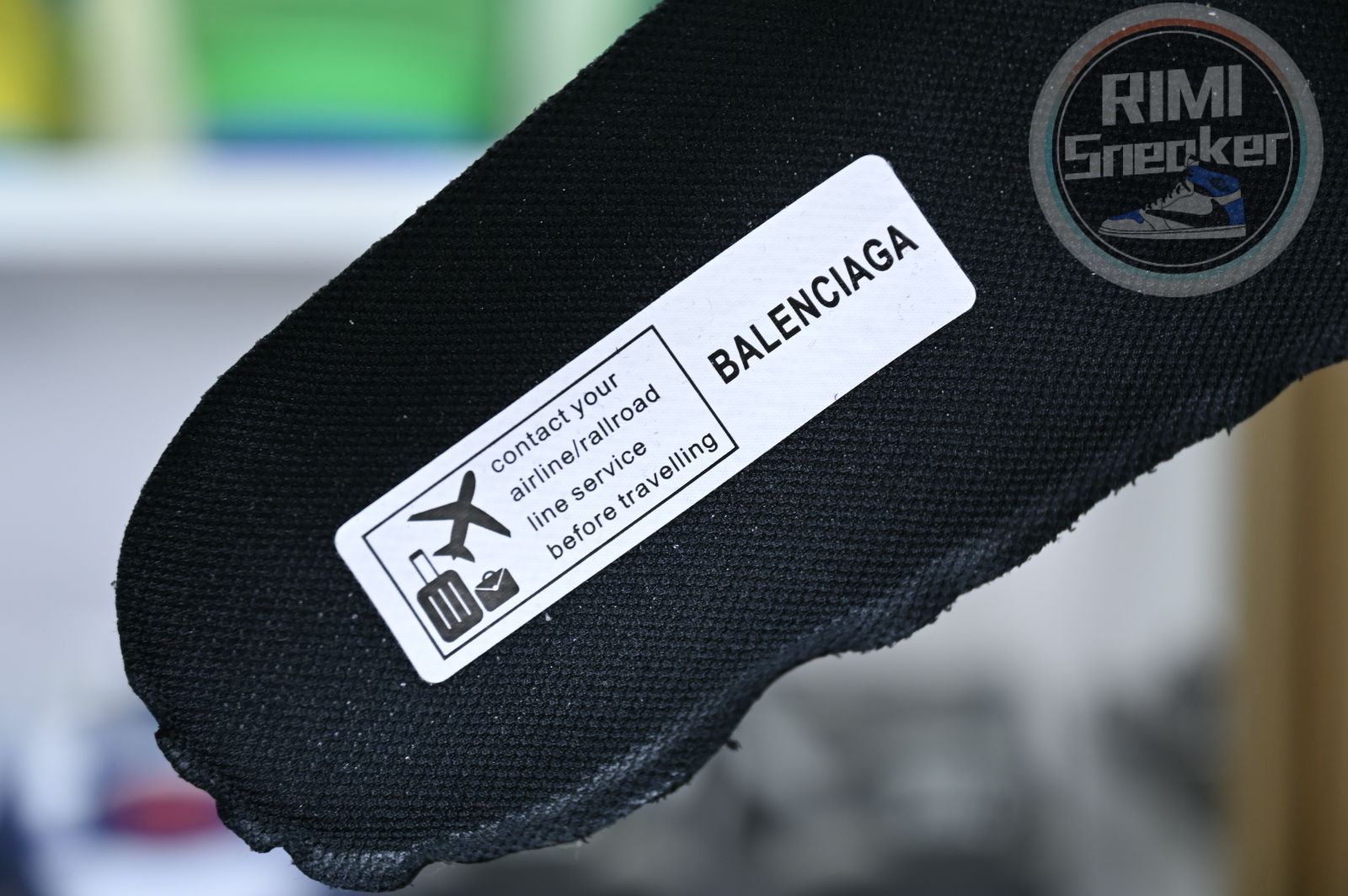 Balenciaga all sizes still in stock! Please contact customer service on iMessage/WhatsApp to purchase! BLGA  Track（LED）