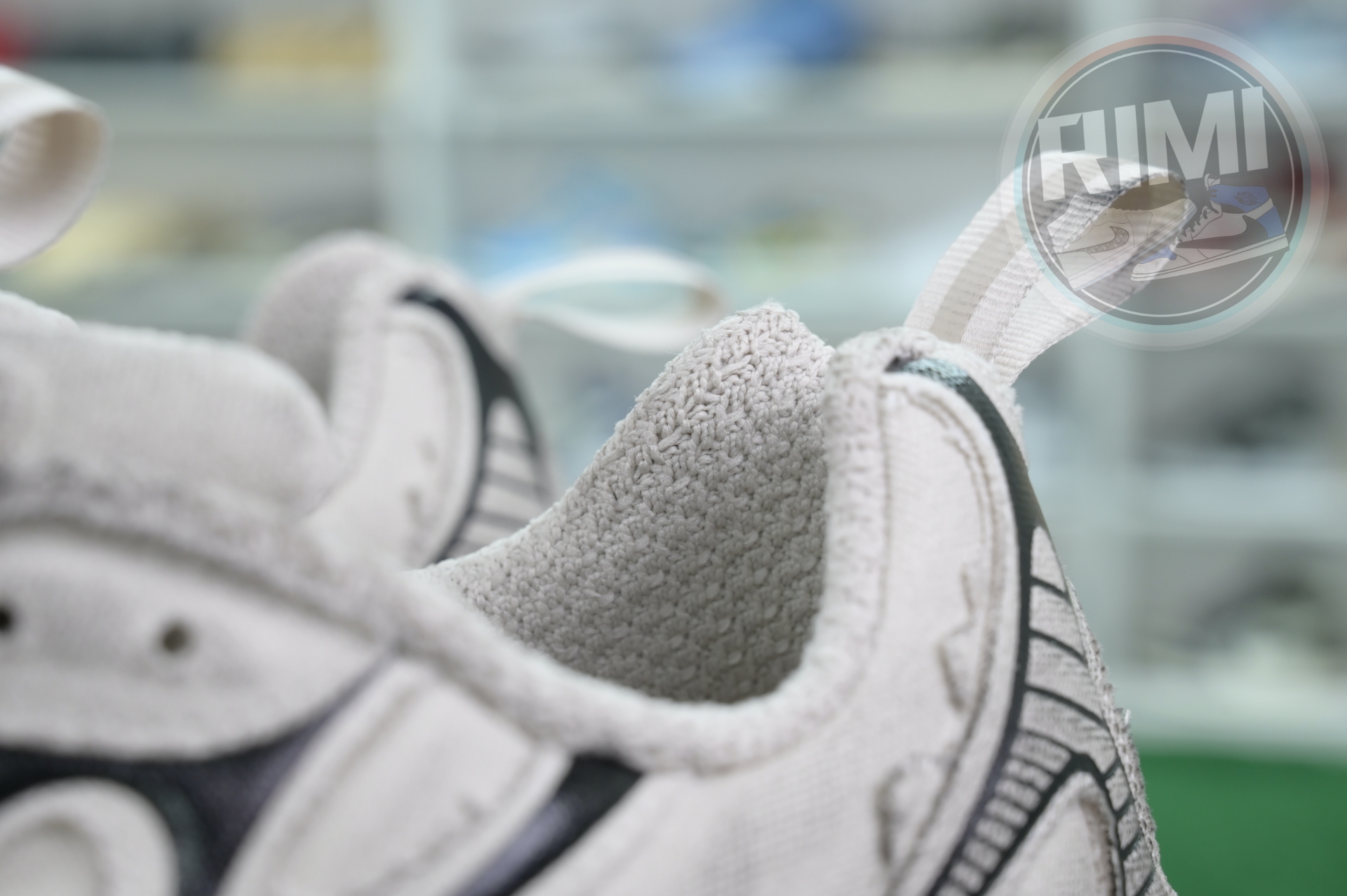 Balenciaga all sizes still in stock! Please contact customer service on iMessage/WhatsApp to purchase!  BLGA  3XL