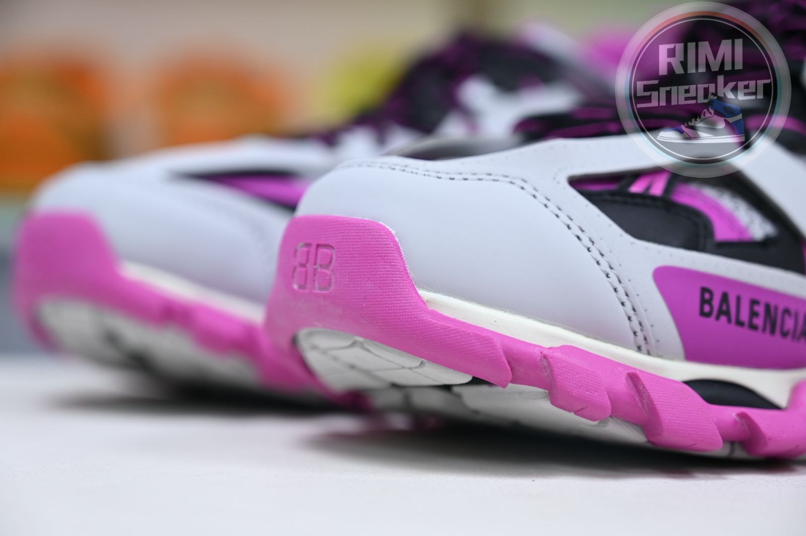 Balenciaga all sizes still in stock! Please contact customer service on iMessage/WhatsApp to purchase! BLGA  Track（LED）