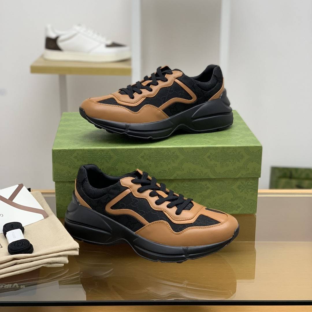 GU*IRetro Clunky Sneaker