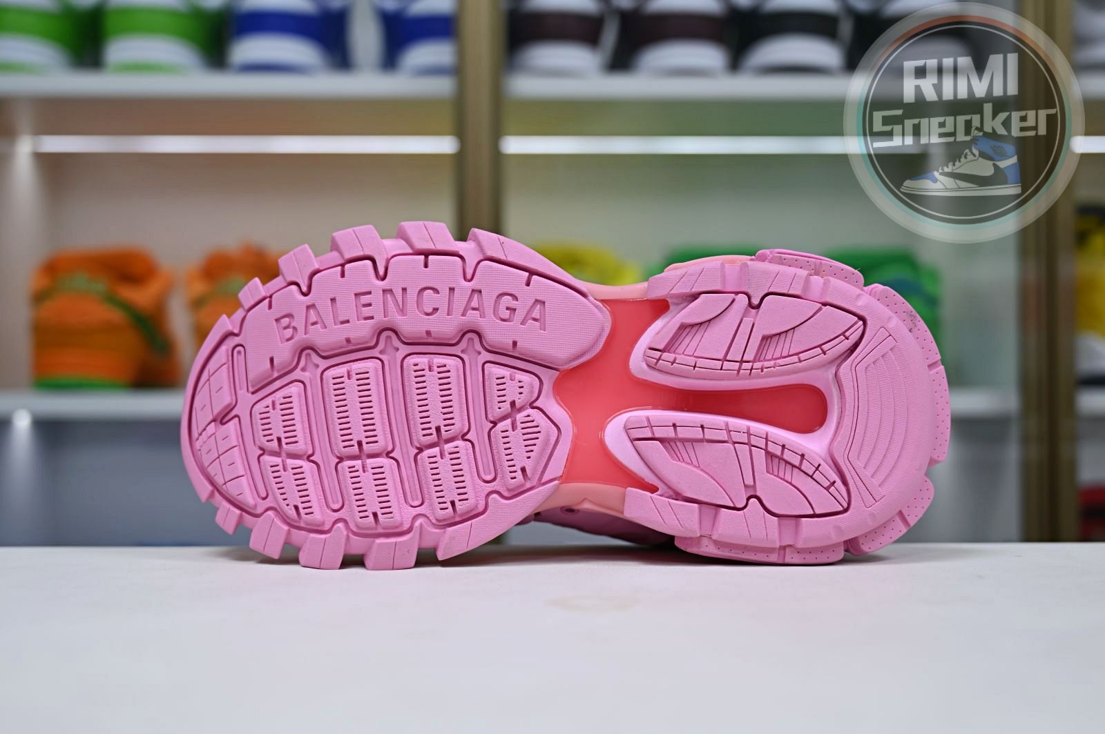 Balenciaga all sizes still in stock! Please contact customer service on iMessage/WhatsApp to purchase! BLGA  Track（LED）