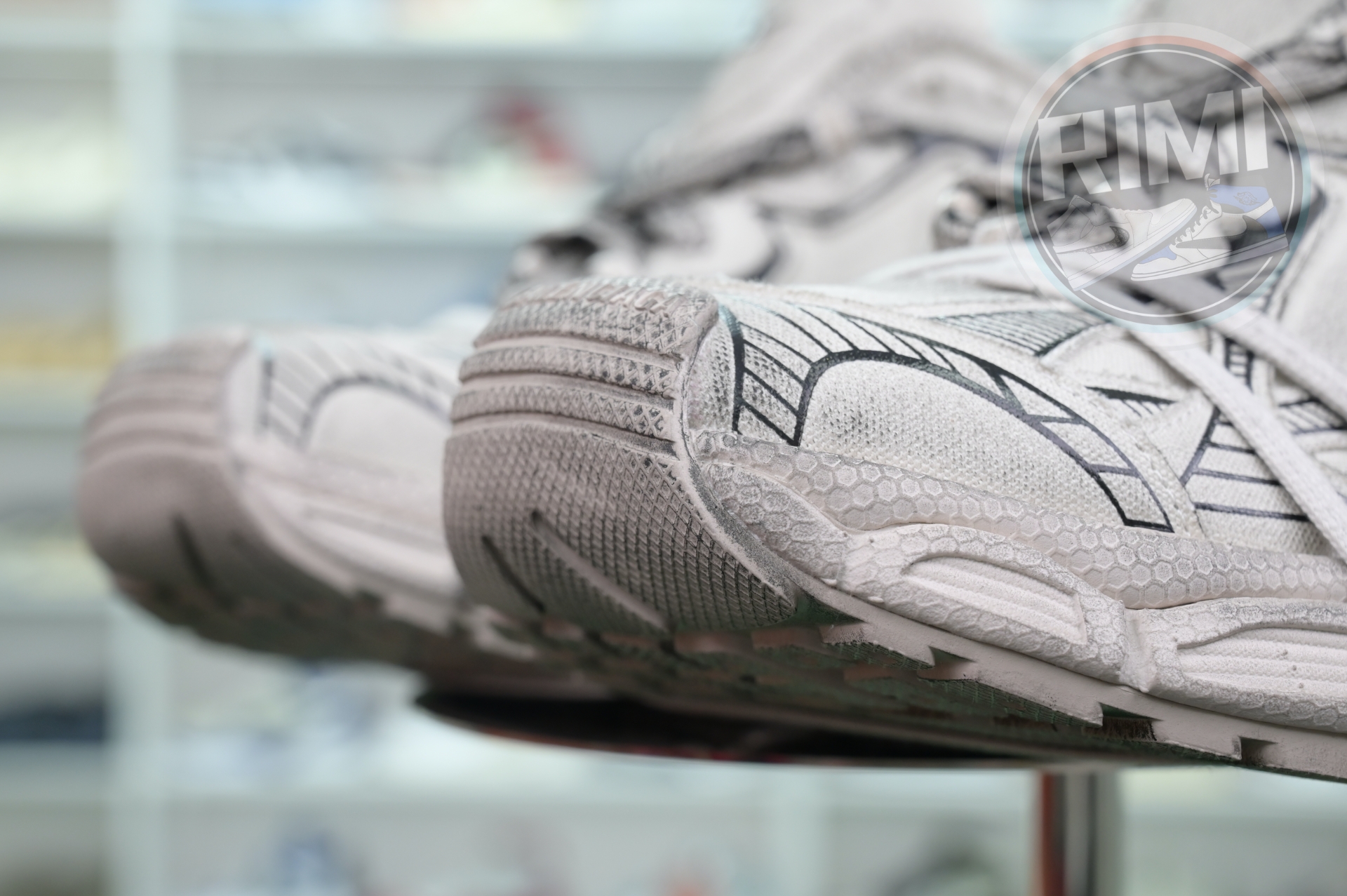 Balenciaga all sizes still in stock! Please contact customer service on iMessage/WhatsApp to purchase!  BLGA  3XL