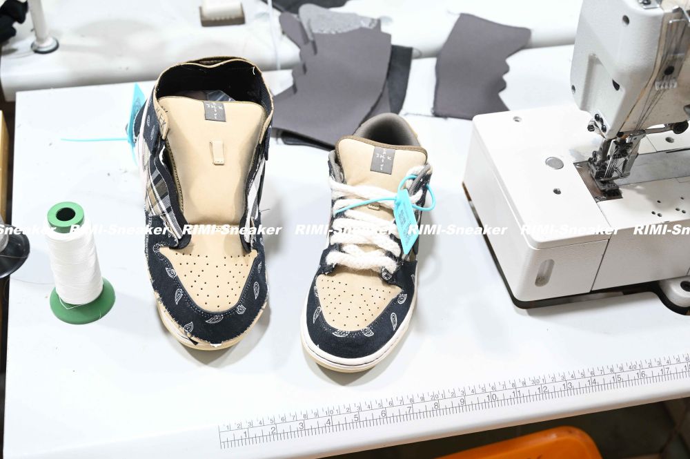 TRAVIS SCOTT X DUNK LOW PREMIUM QS SB