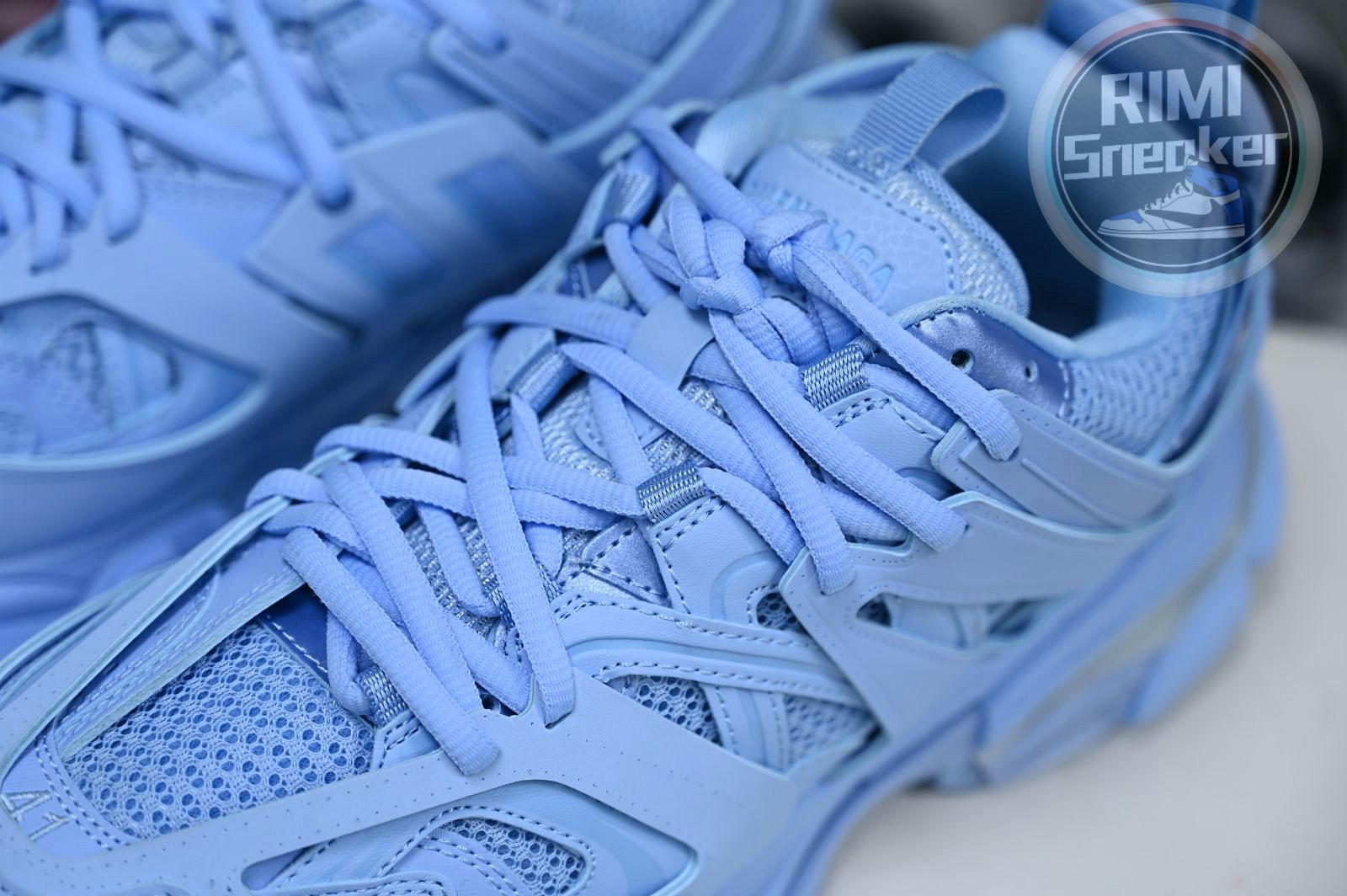 Balenciaga all sizes still in stock! Please contact customer service on iMessage/WhatsApp to purchase! BLGA  Track（LED）