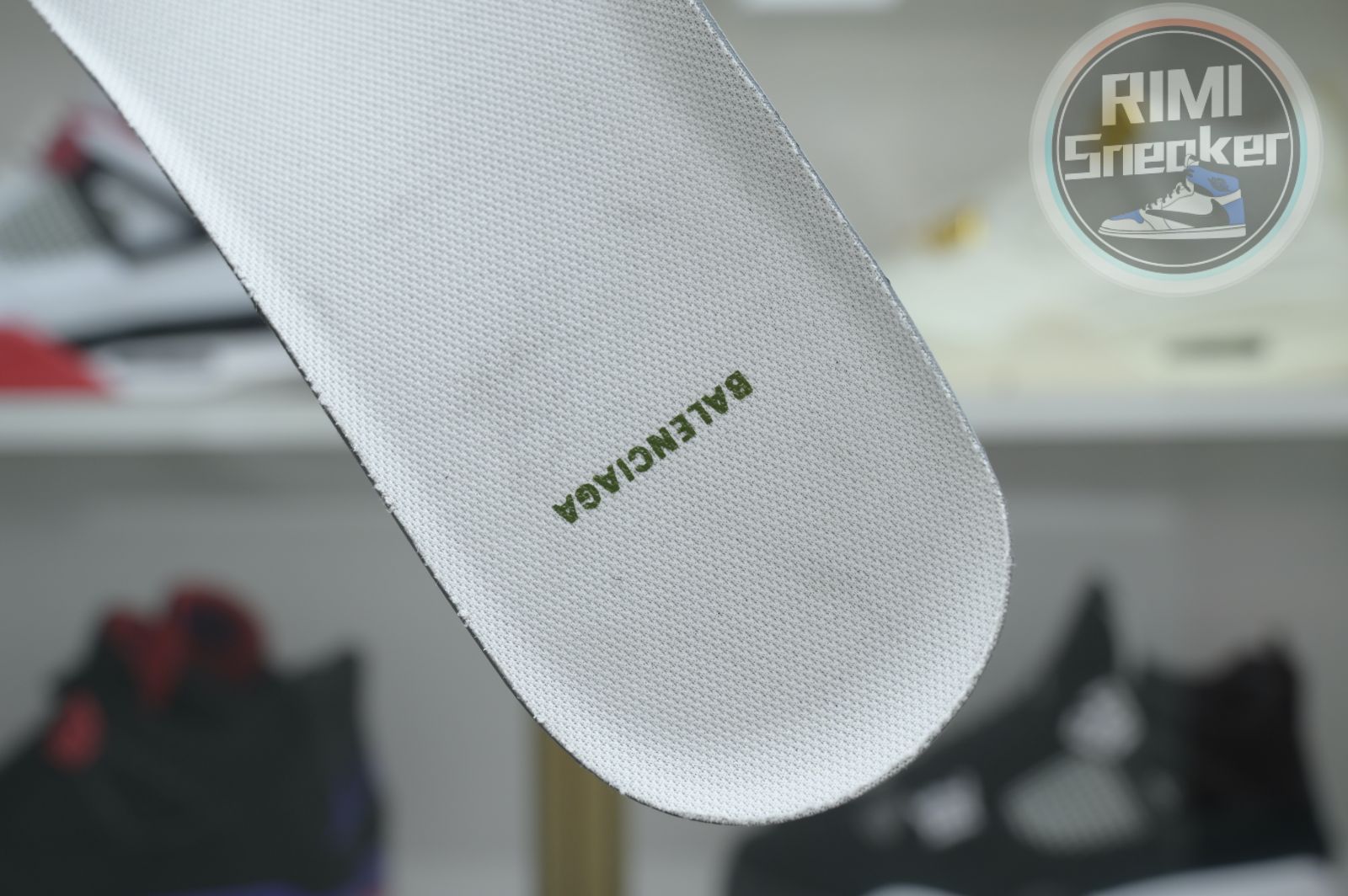 Balenciaga all sizes still in stock! Please contact customer service on iMessage/WhatsApp to purchase!  BLGA  3XL