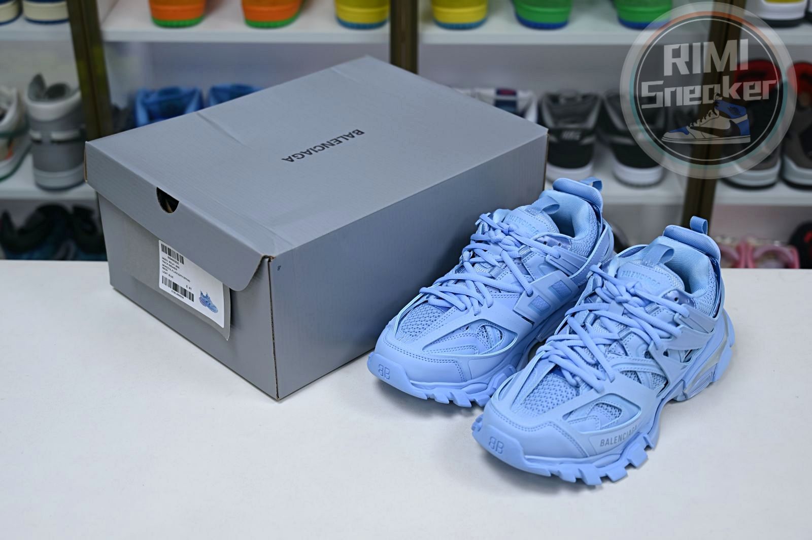 Balenciaga all sizes still in stock! Please contact customer service on iMessage/WhatsApp to purchase! BLGA  Track（LED）