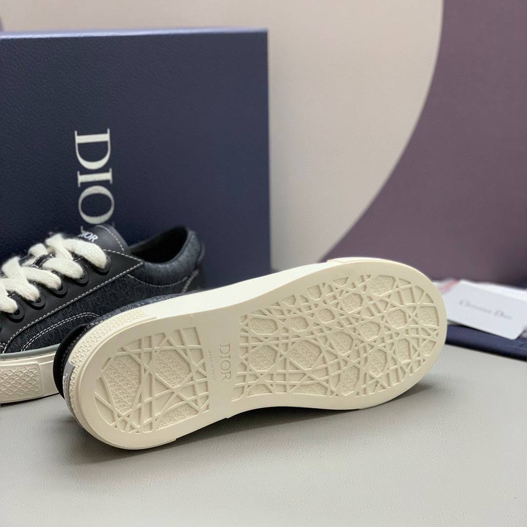 D*OR New B33 Sneaker