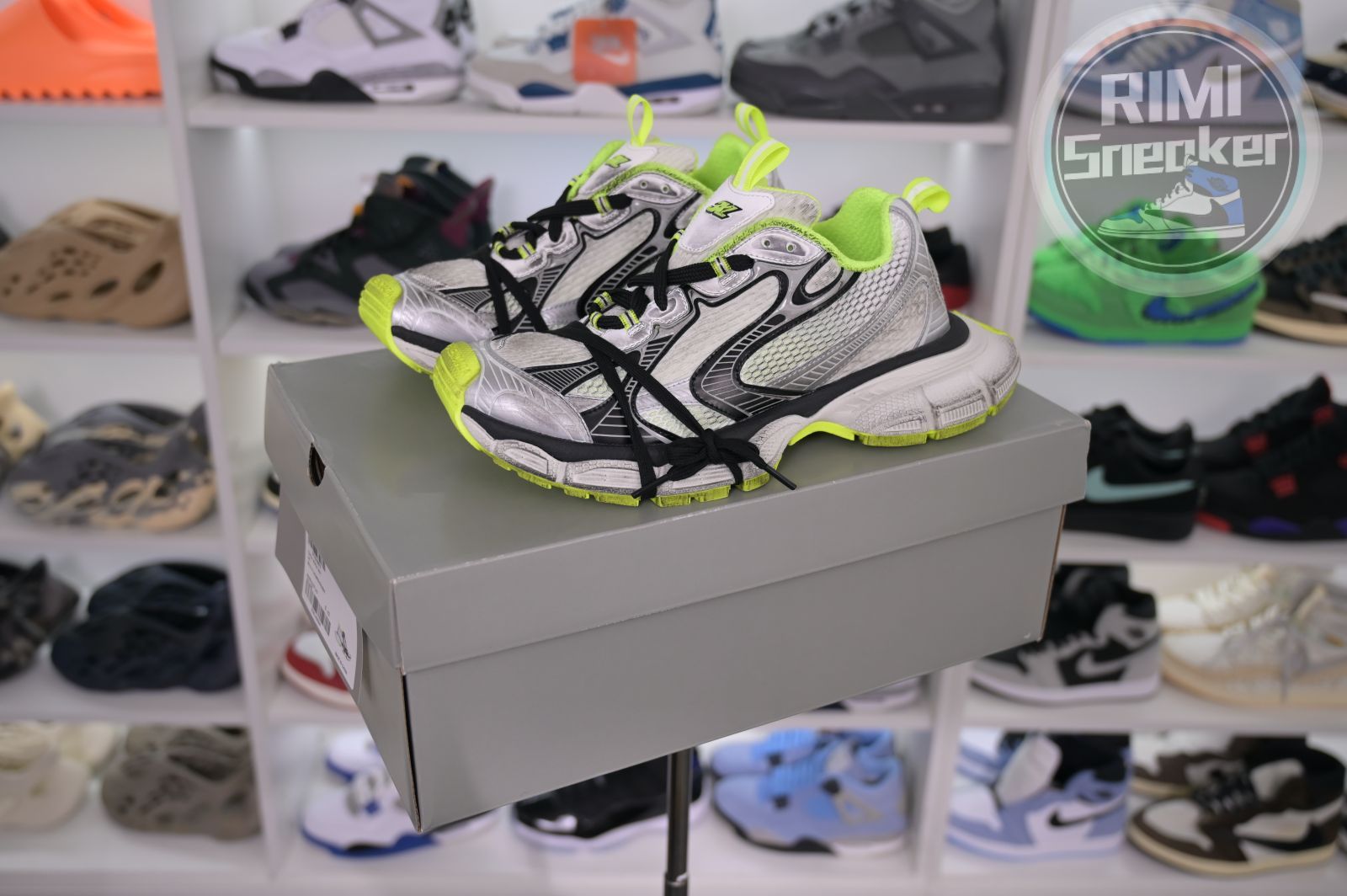 Balenciaga all sizes still in stock! Please contact customer service on iMessage/WhatsApp to purchase!  BLGA  3XL