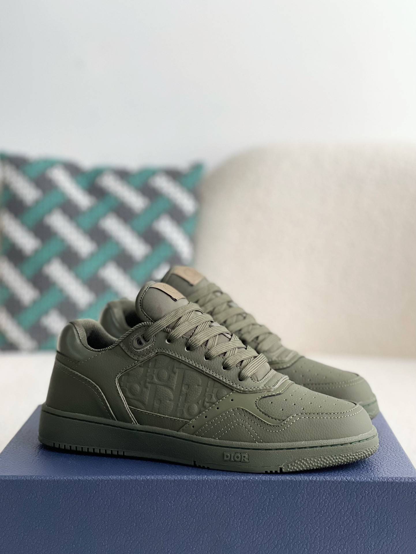 D*OR New B27 Sneaker