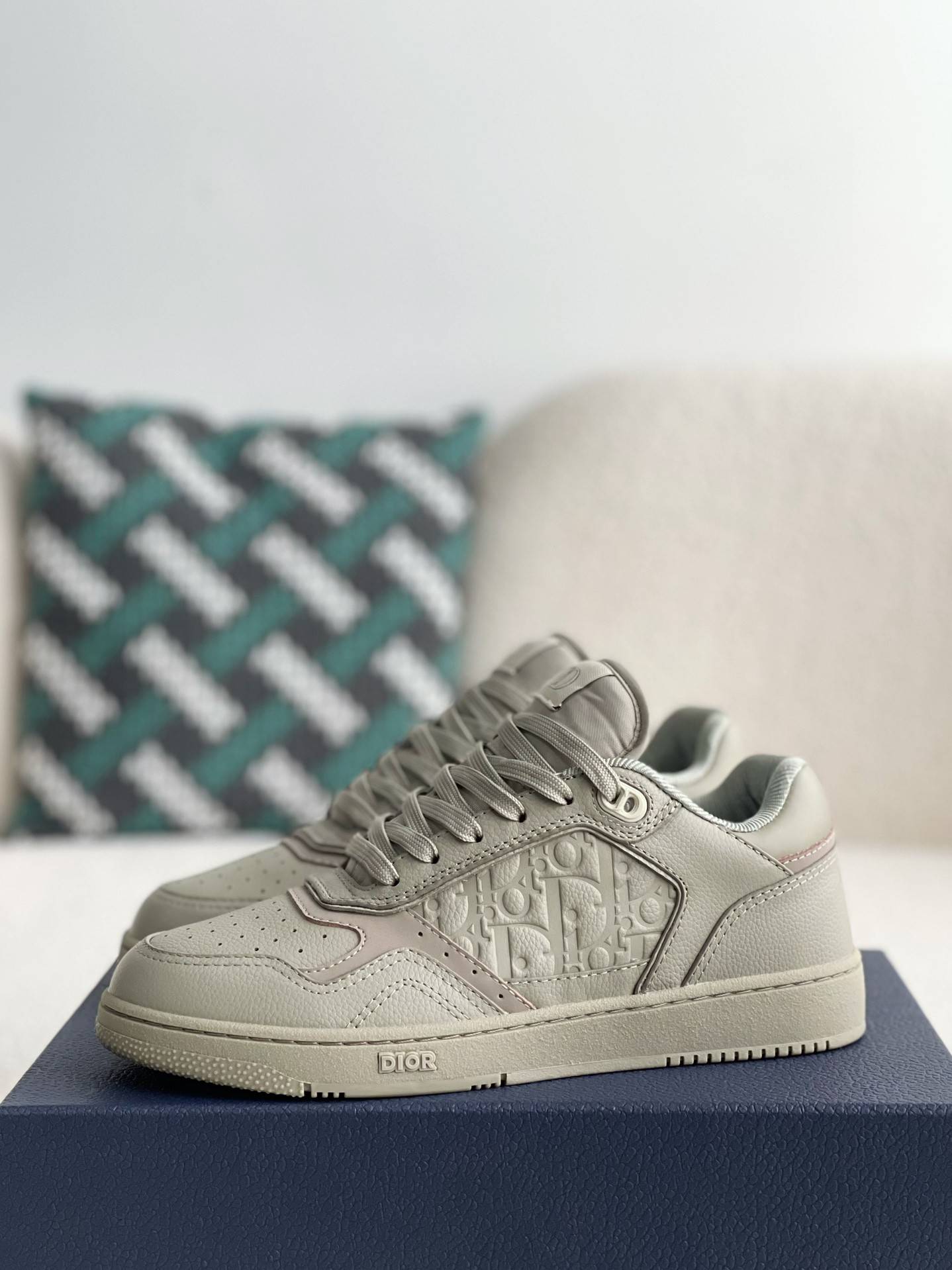 D*OR New B27 Sneaker