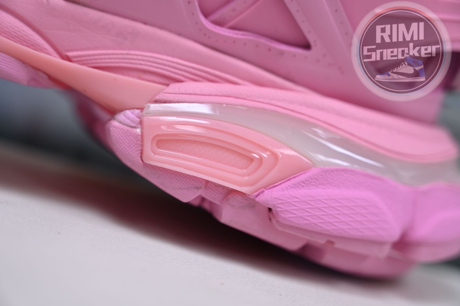 Balenciaga all sizes still in stock! Please contact customer service on iMessage/WhatsApp to purchase! BLGA  Track（LED）