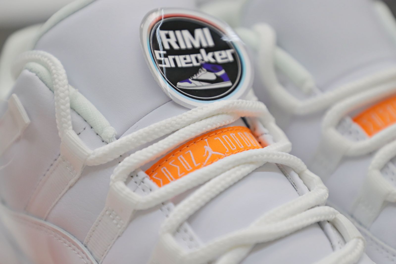 WMNS AIR JORDAN 11 RETRO LOW