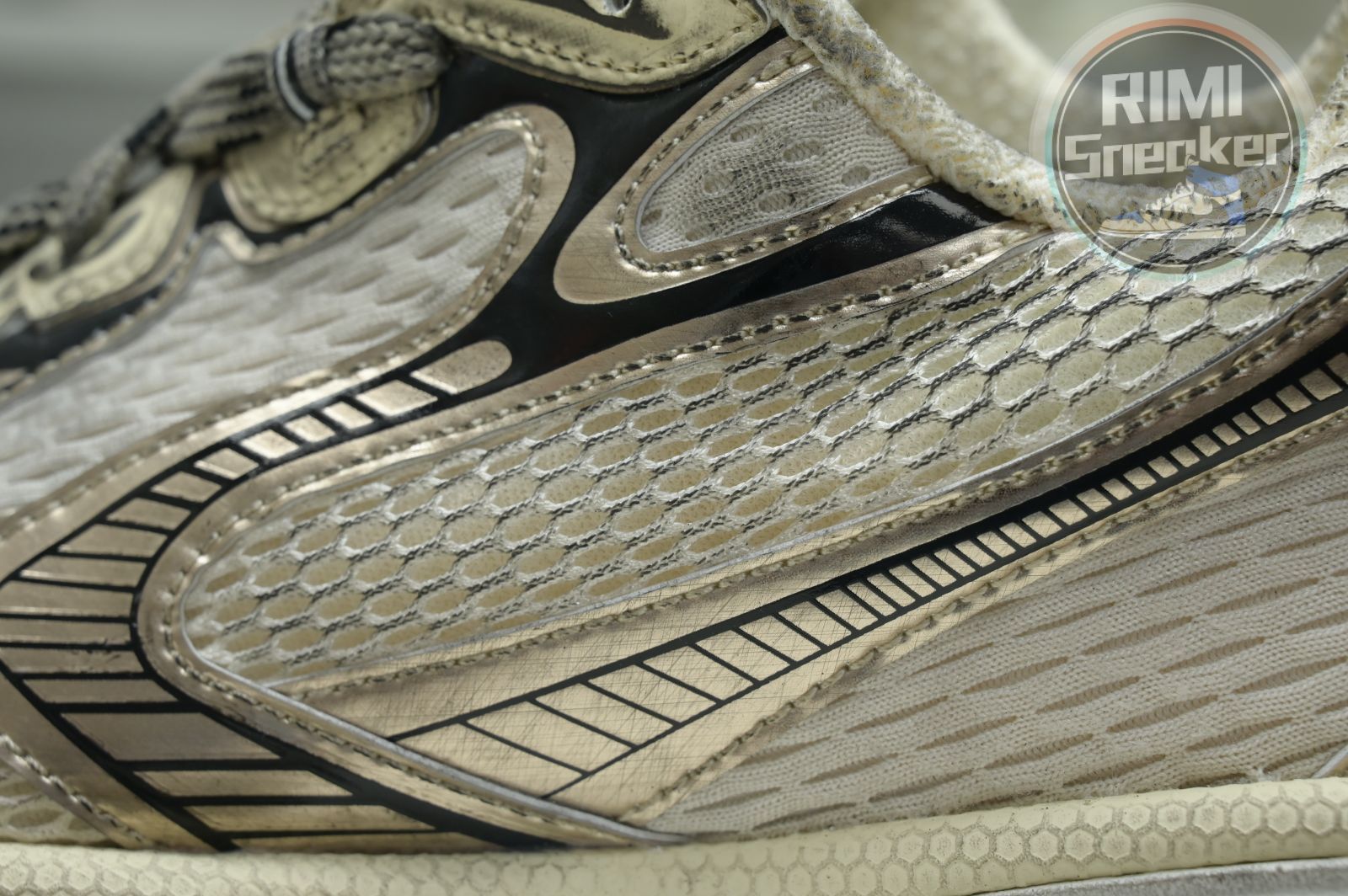 Balenciaga all sizes still in stock! Please contact customer service on iMessage/WhatsApp to purchase!  BLGA  3XL