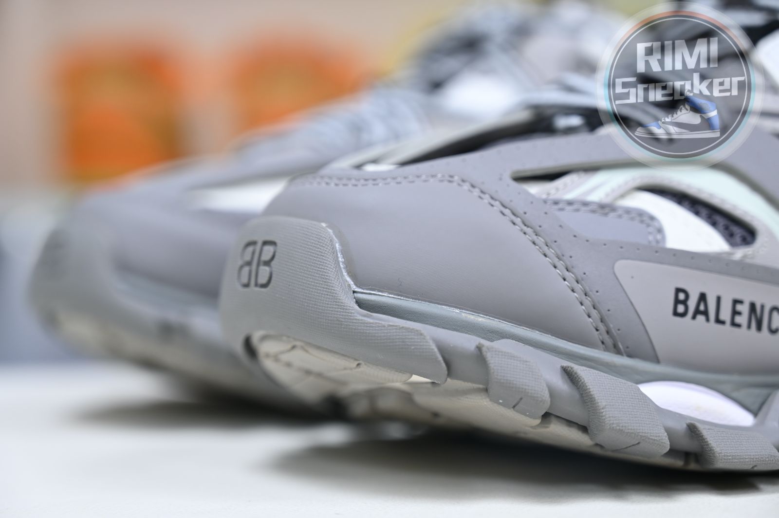 Balenciaga all sizes still in stock! Please contact customer service on iMessage/WhatsApp to purchase! BLGA  Track（LED）